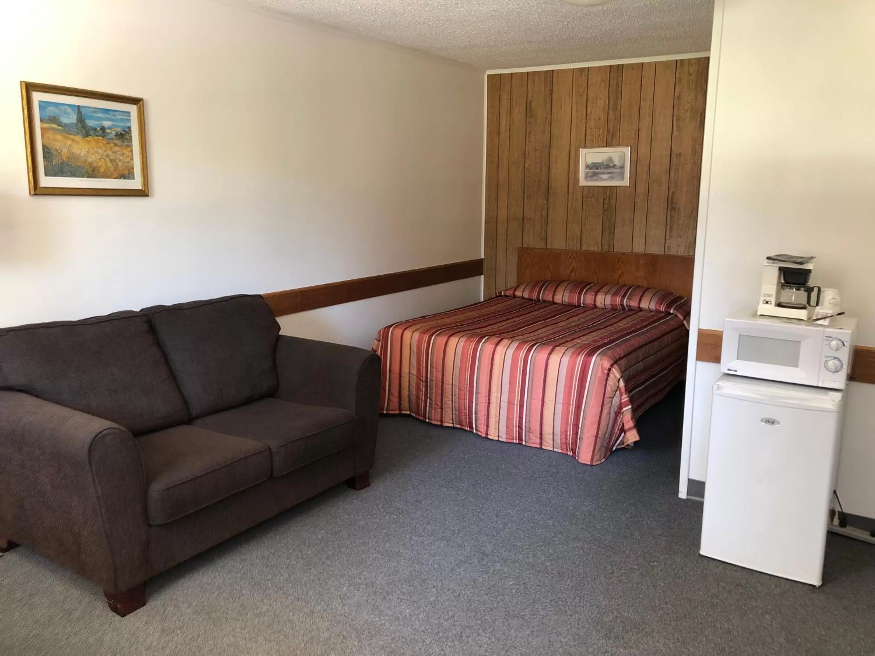 Deluxe Room in Yellow Quill Motel