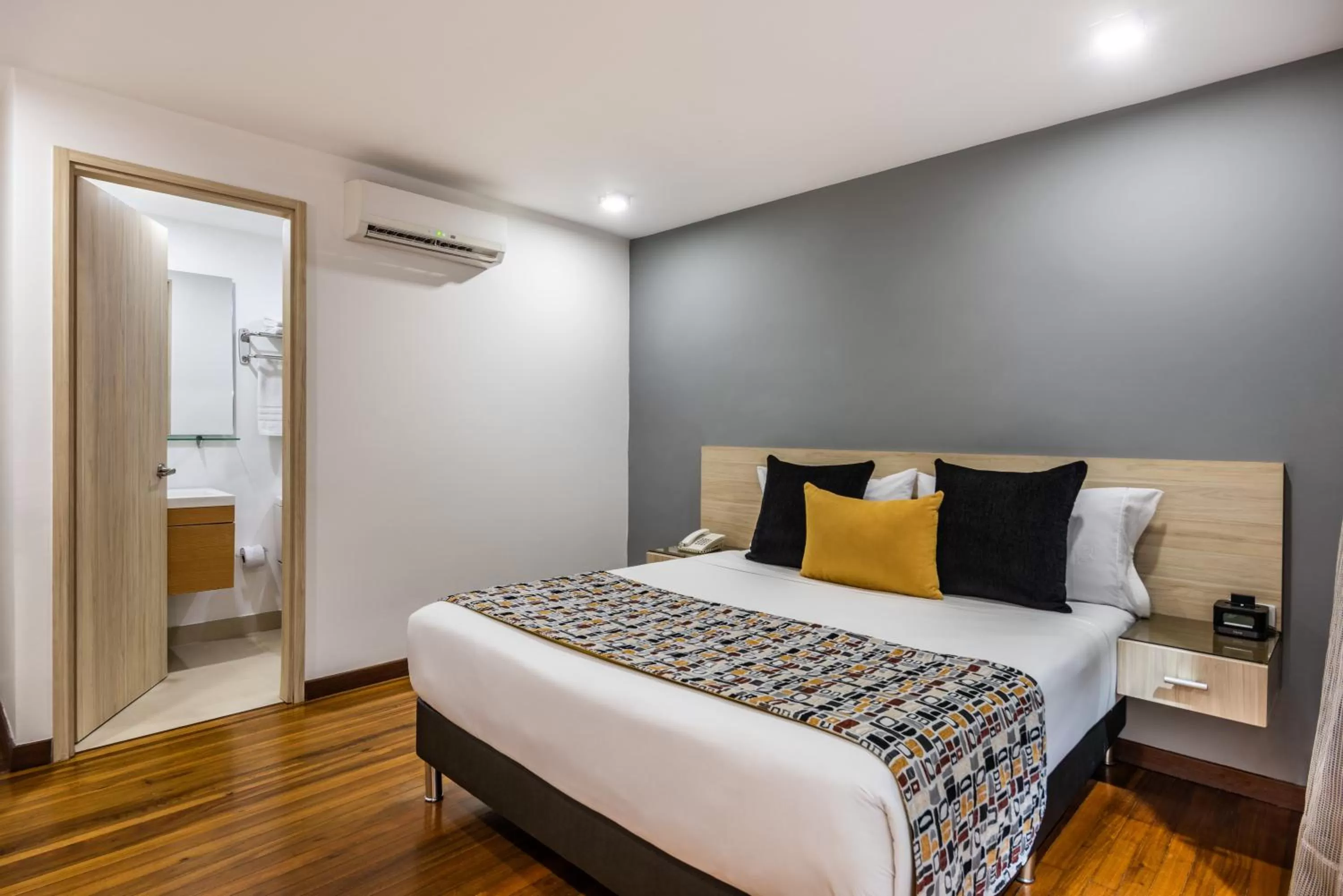 Superior Queen Room in Hotel Asturias Medellin