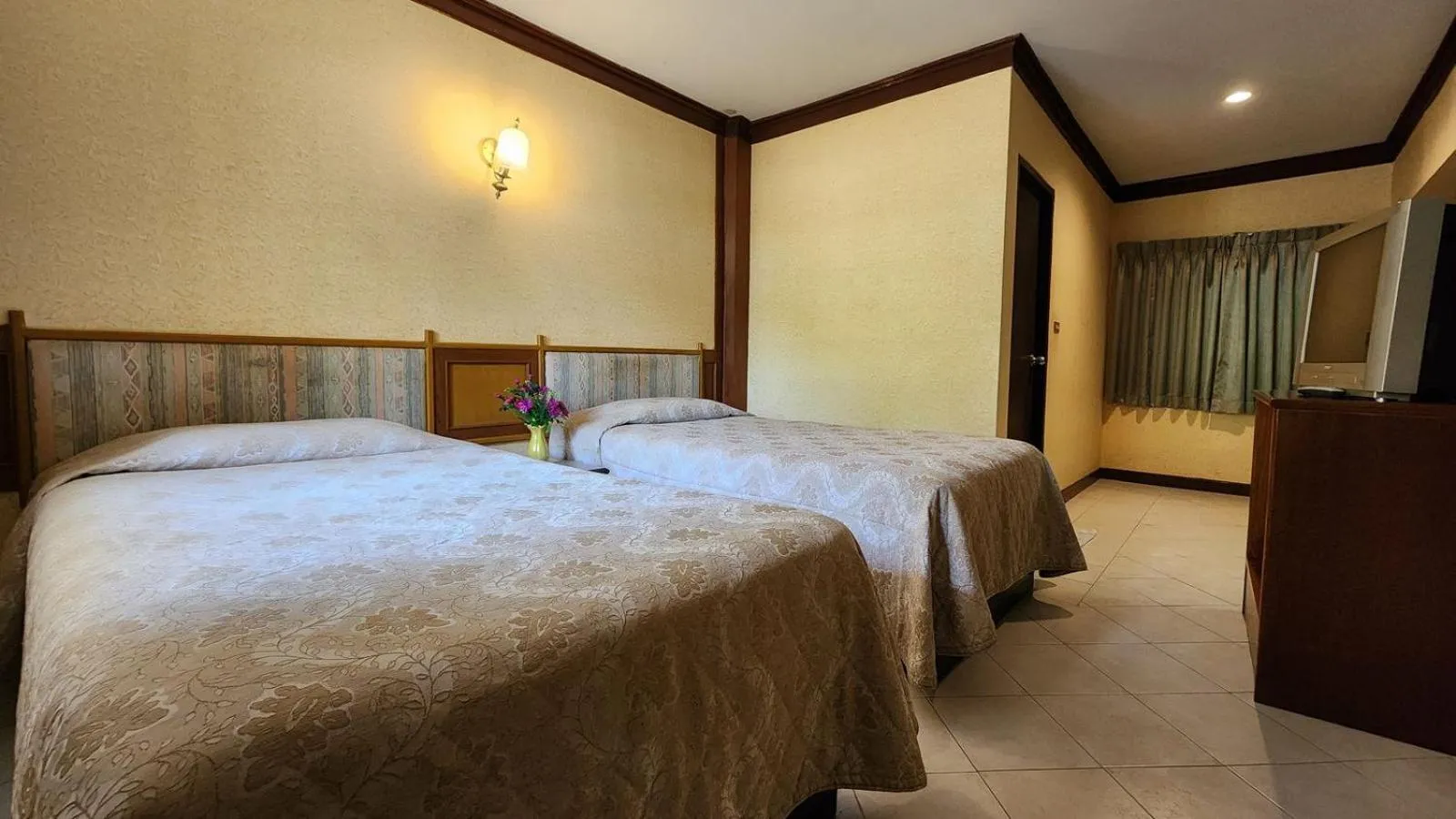 Bungalow with Garden View in Pattaya Garden Resort