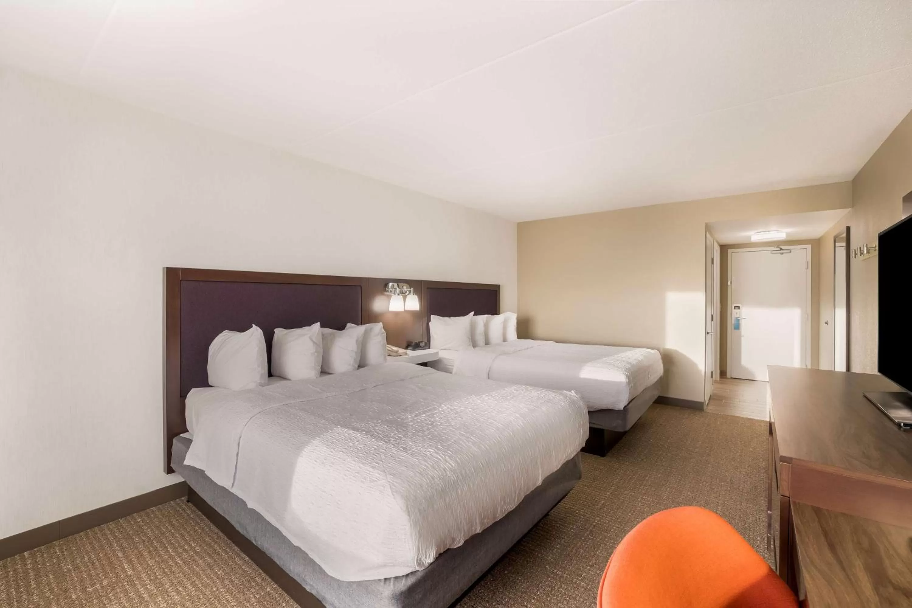 Queen Room with Two Queen Beds - Hearing Accessible in Hampton Inn McHenry