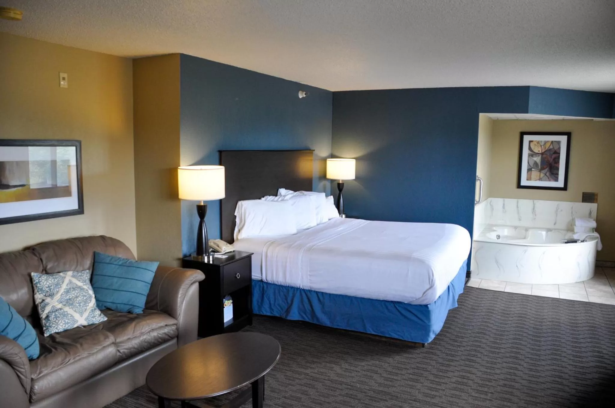 Premier King Studio Suite - Non-Smoking in AmericInn by Wyndham Clear Lake