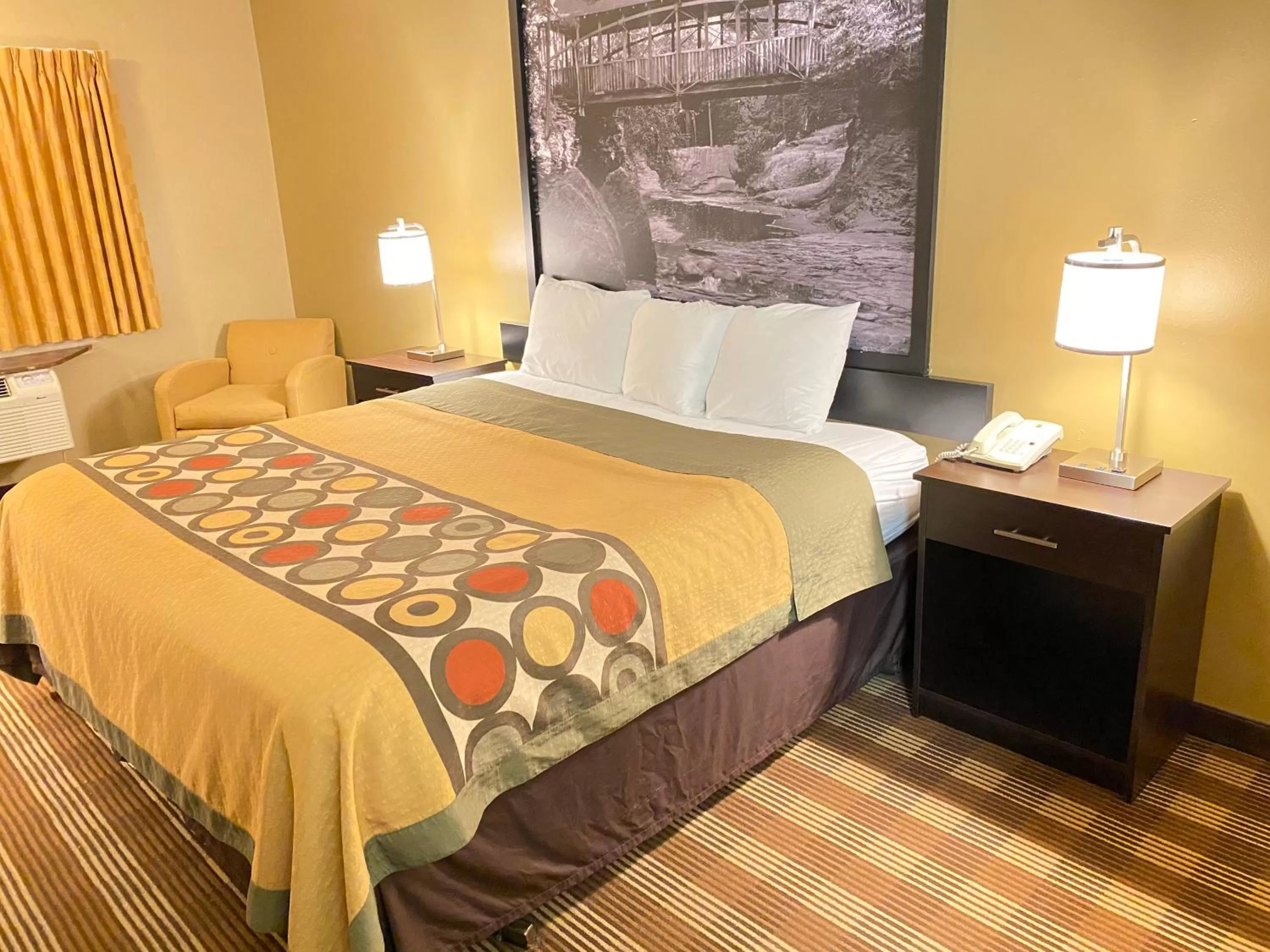 King Room - Non-Smoking in Super 8 by Wyndham Eau Claire WI