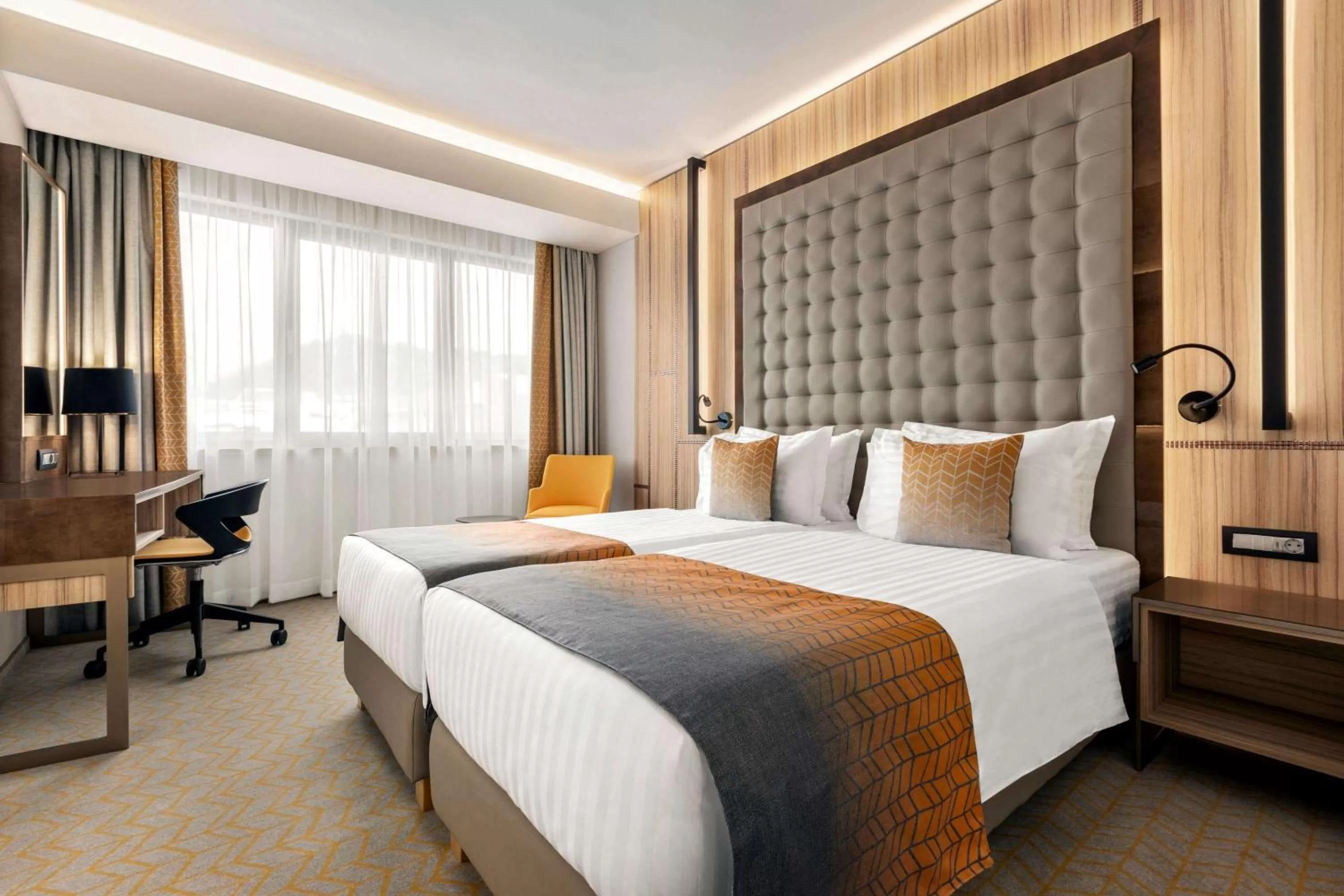 Twin Room - Non-Smoking in Ramada by Wyndham Ramnicu Valcea