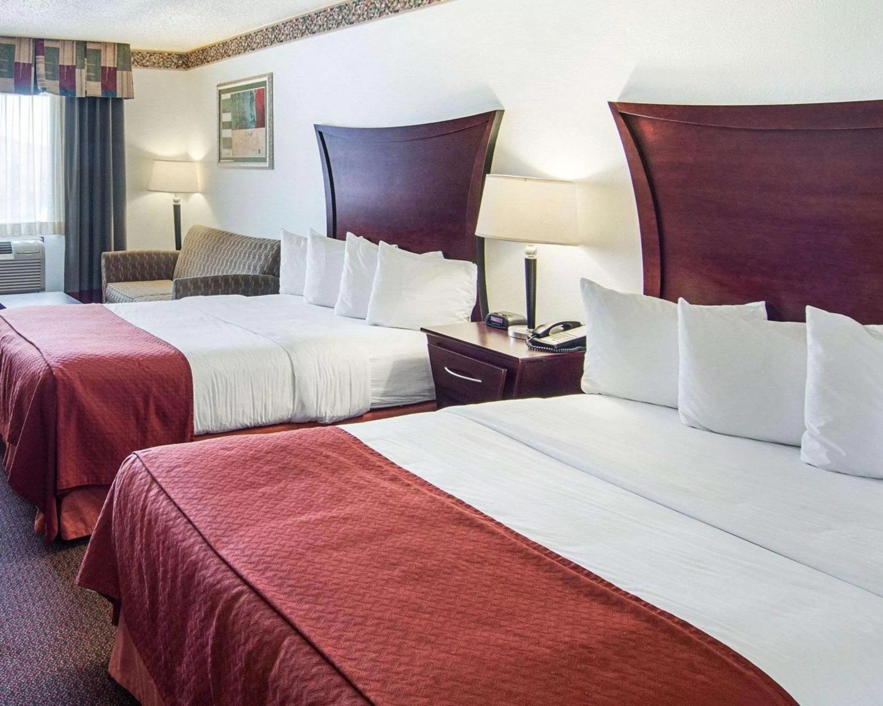 Queen Room with Two Queen Beds - Accessible/Non-Smoking  in Quality Inn Midland South