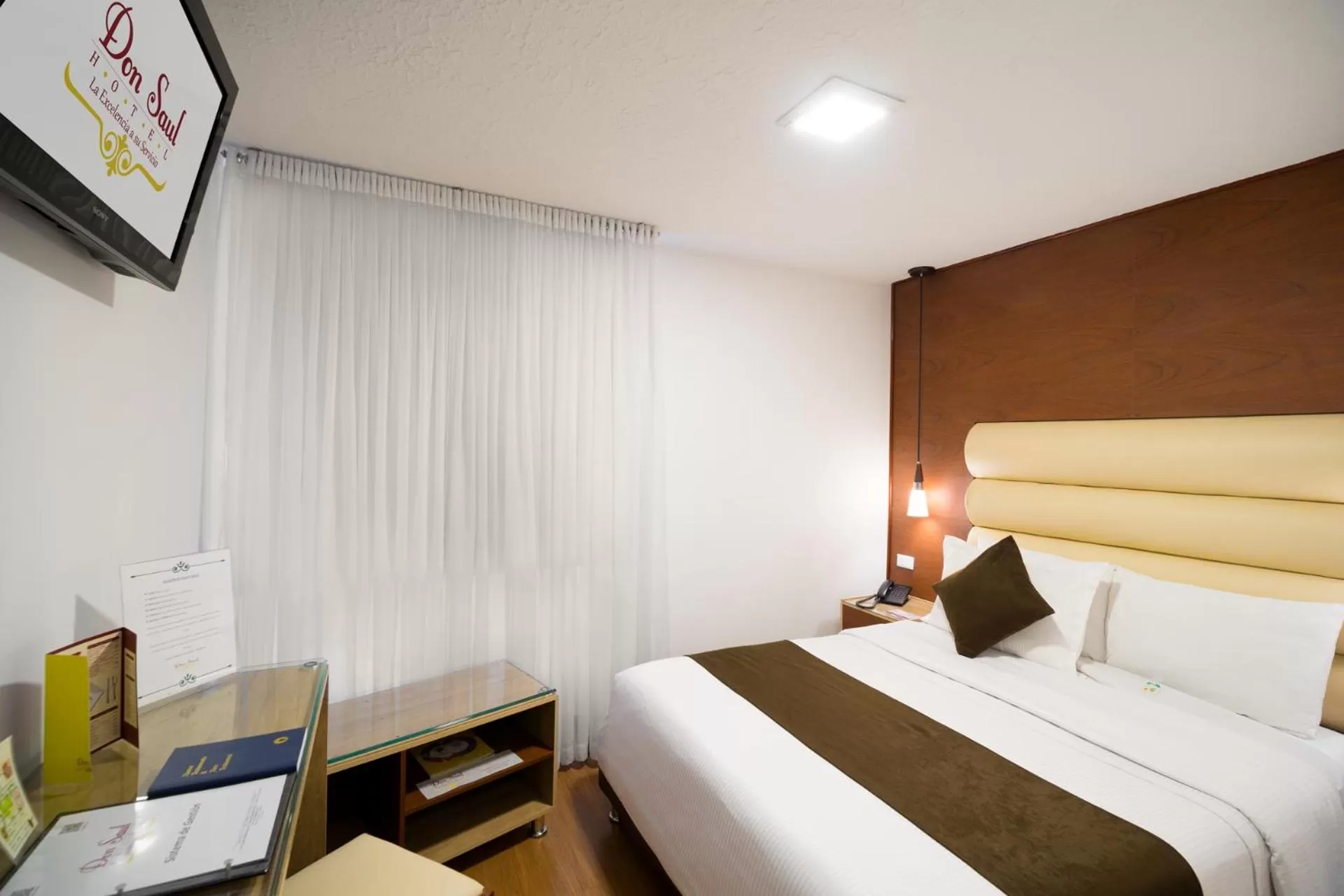 Standard Queen Room - single occupancy in Hotel Don Saul