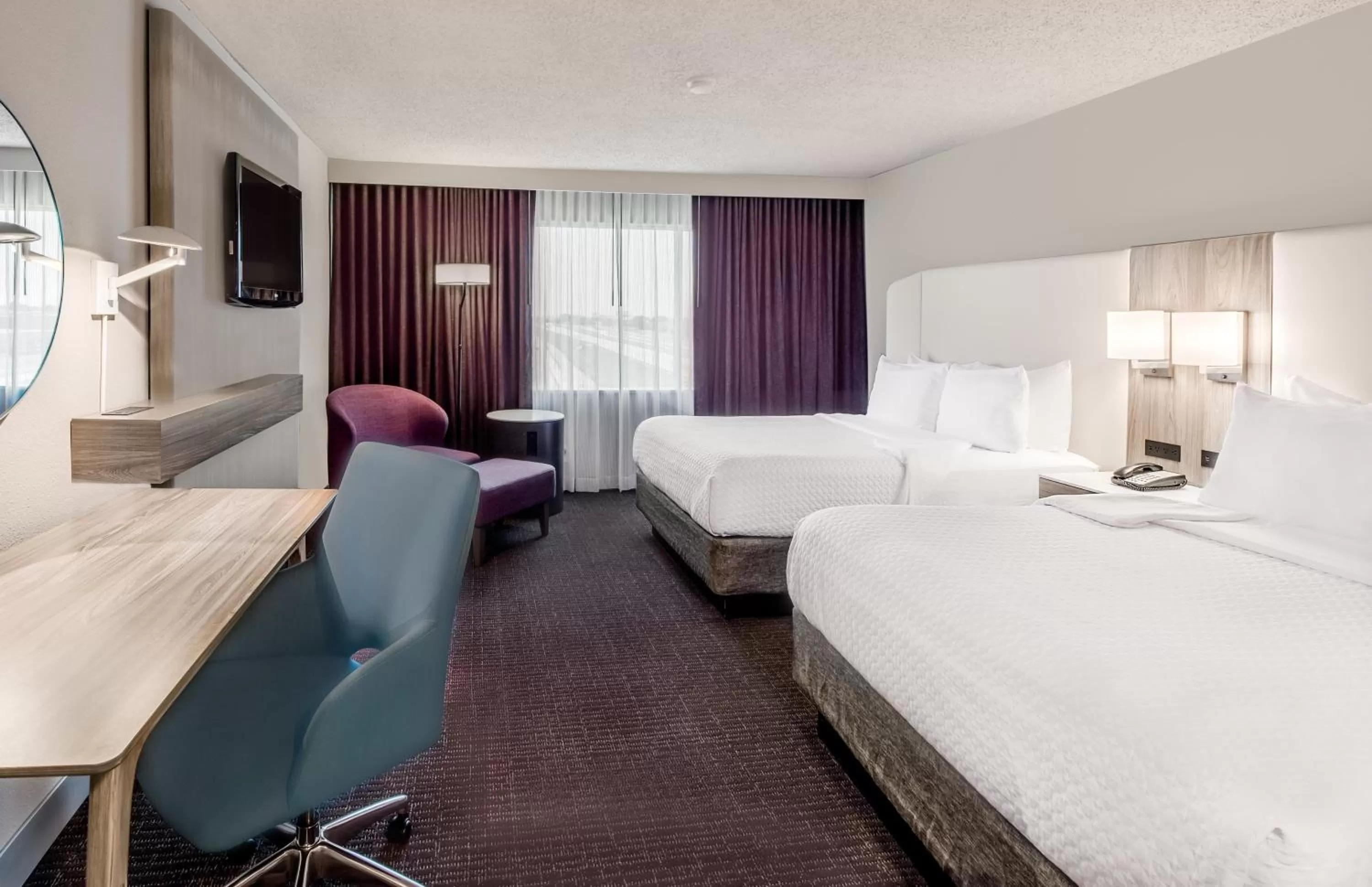 Premium Queen Room with Two Queen Beds in Crowne Plaza Suites Arlington by IHG