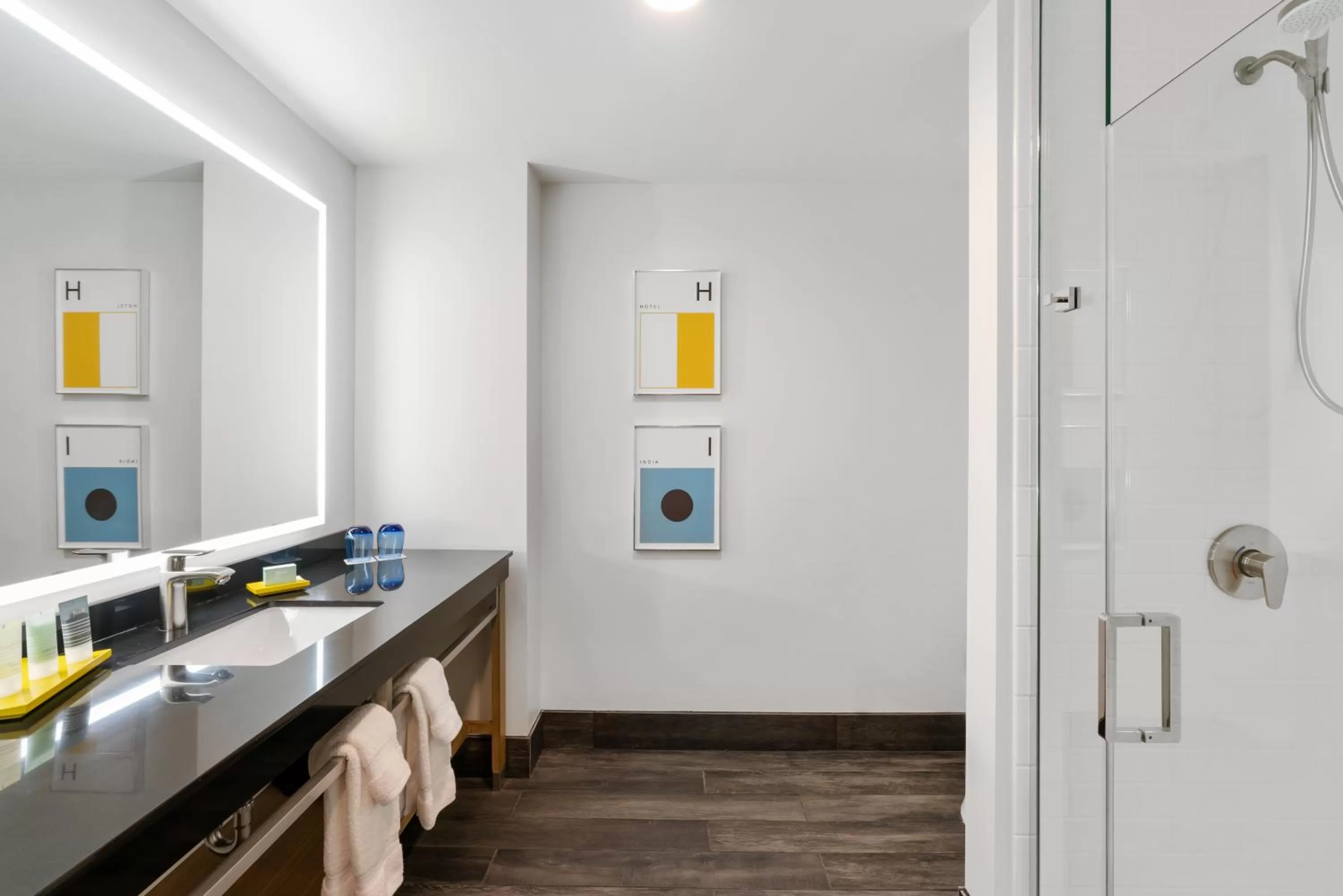 Standard Room with Two Queen Beds in Hotel Indigo Seattle Everett Waterfront Place, an IHG Hotel