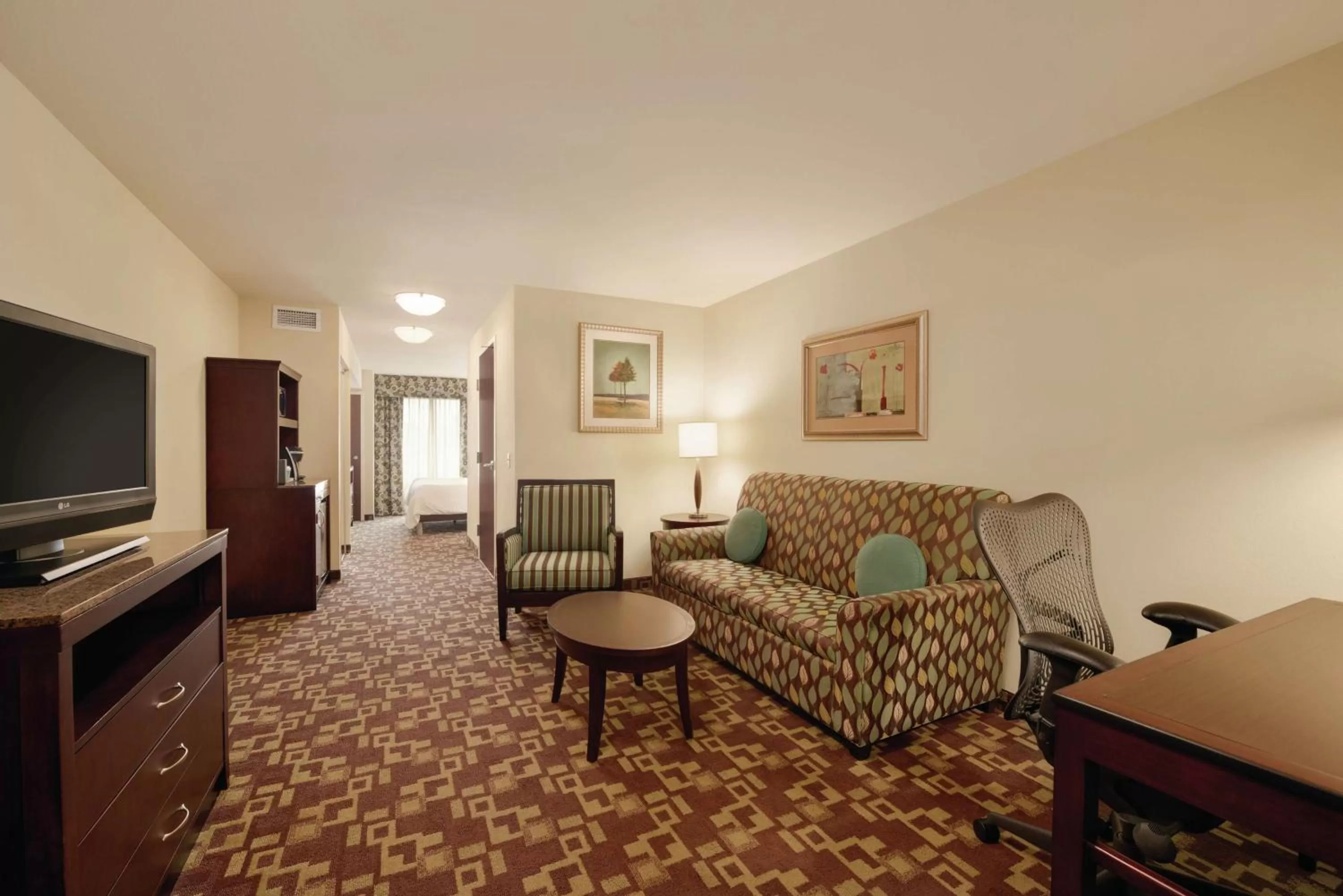Junior King Suite with Seating Area in Hilton Garden Inn Warner Robins
