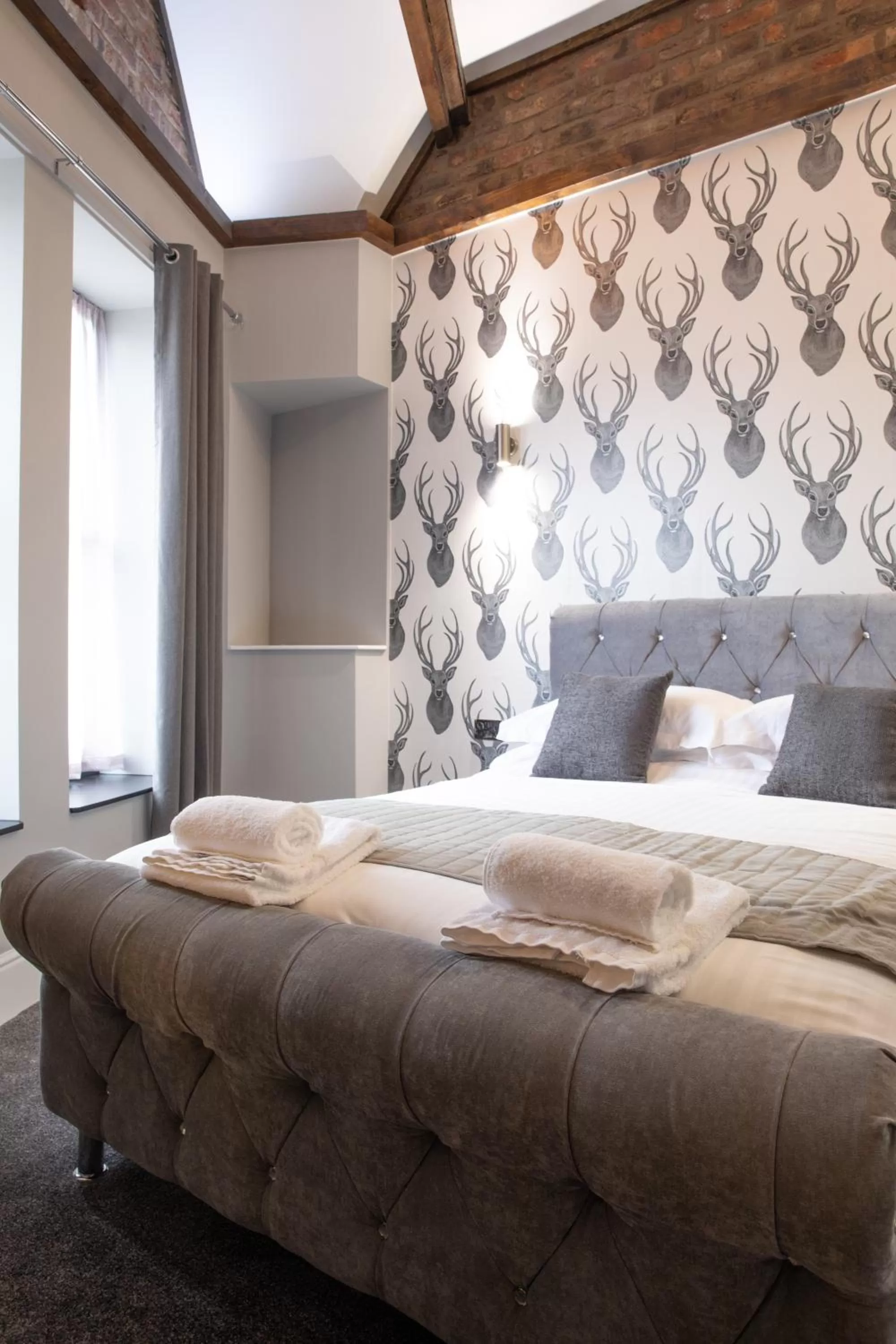 Deluxe King Room in The Glebe Hotel