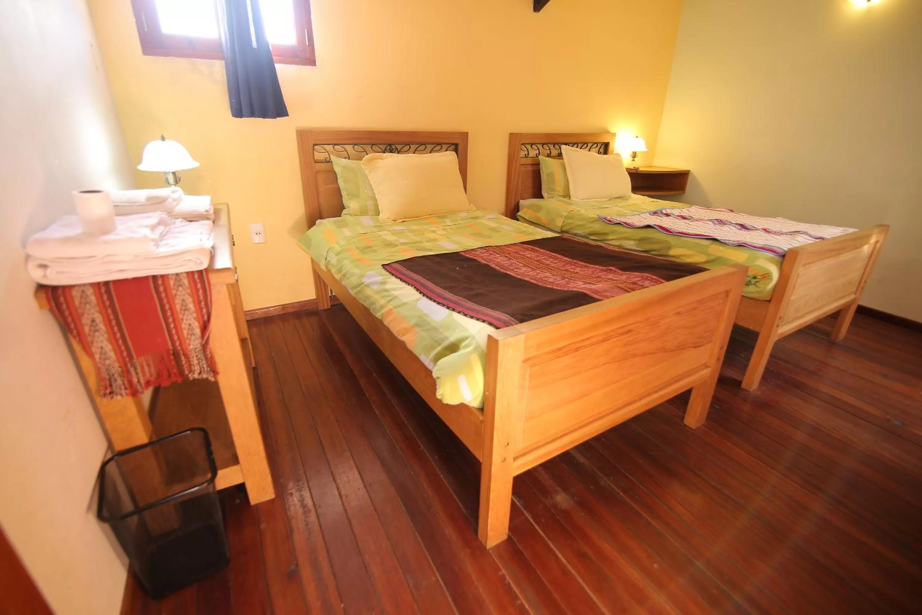 Twin Room with Private Bathroom in Casa Verde Hostal