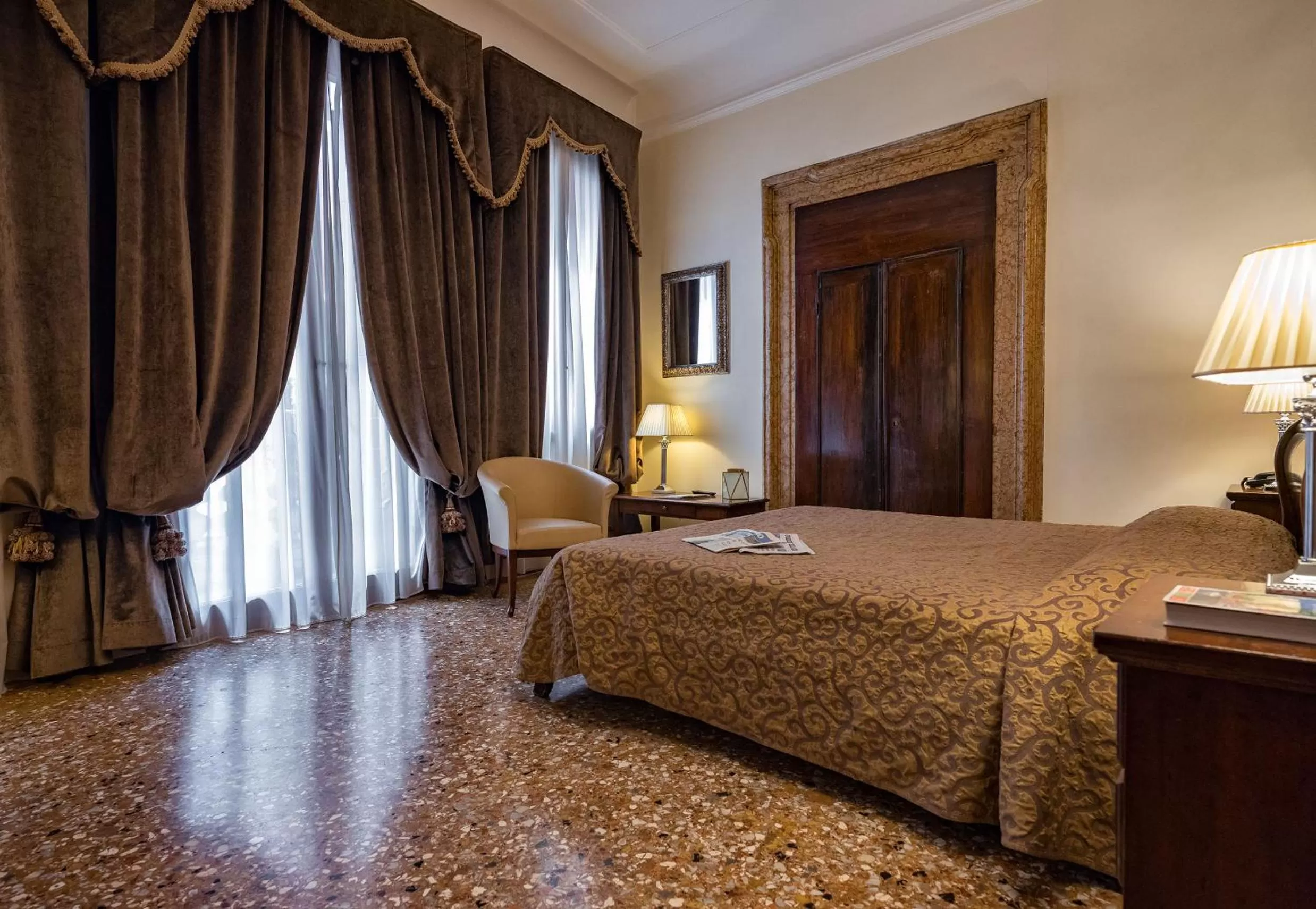 Double Room with Canal View in Hotel Dell'Opera