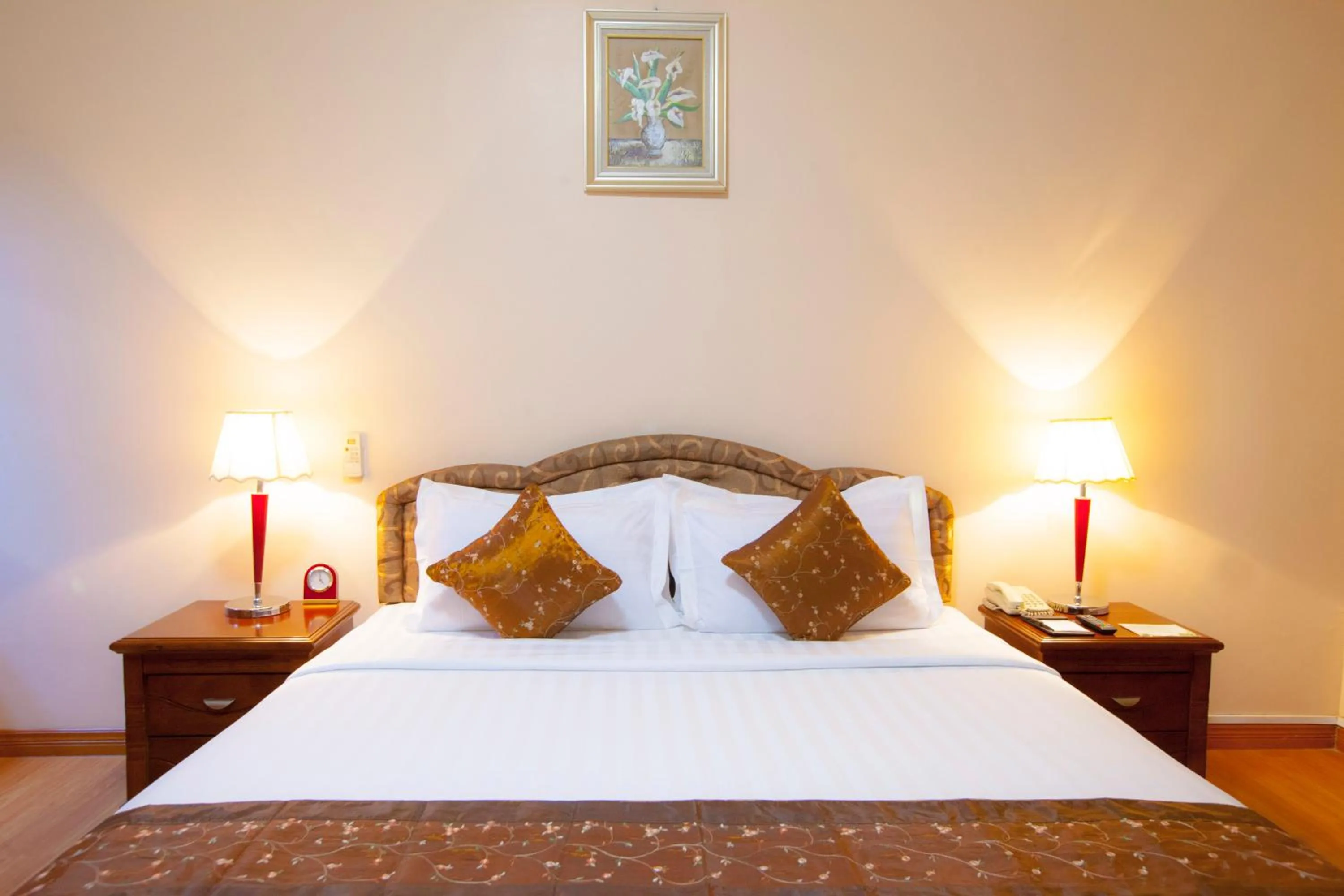 Deluxe Double or Twin Room in Grand Palace Hotel