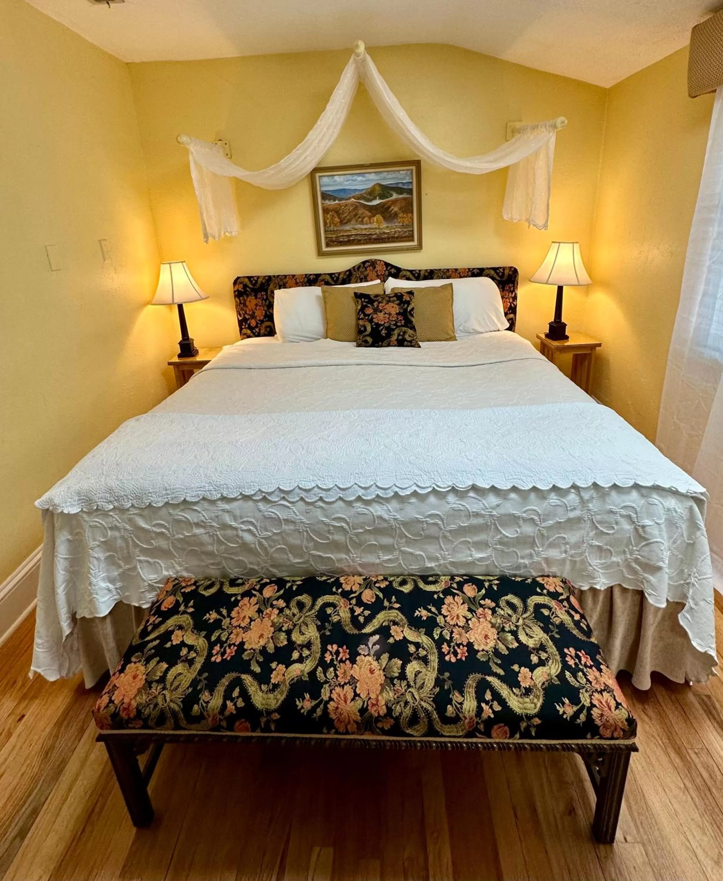 Skyline Suite in Red Rocker Inn