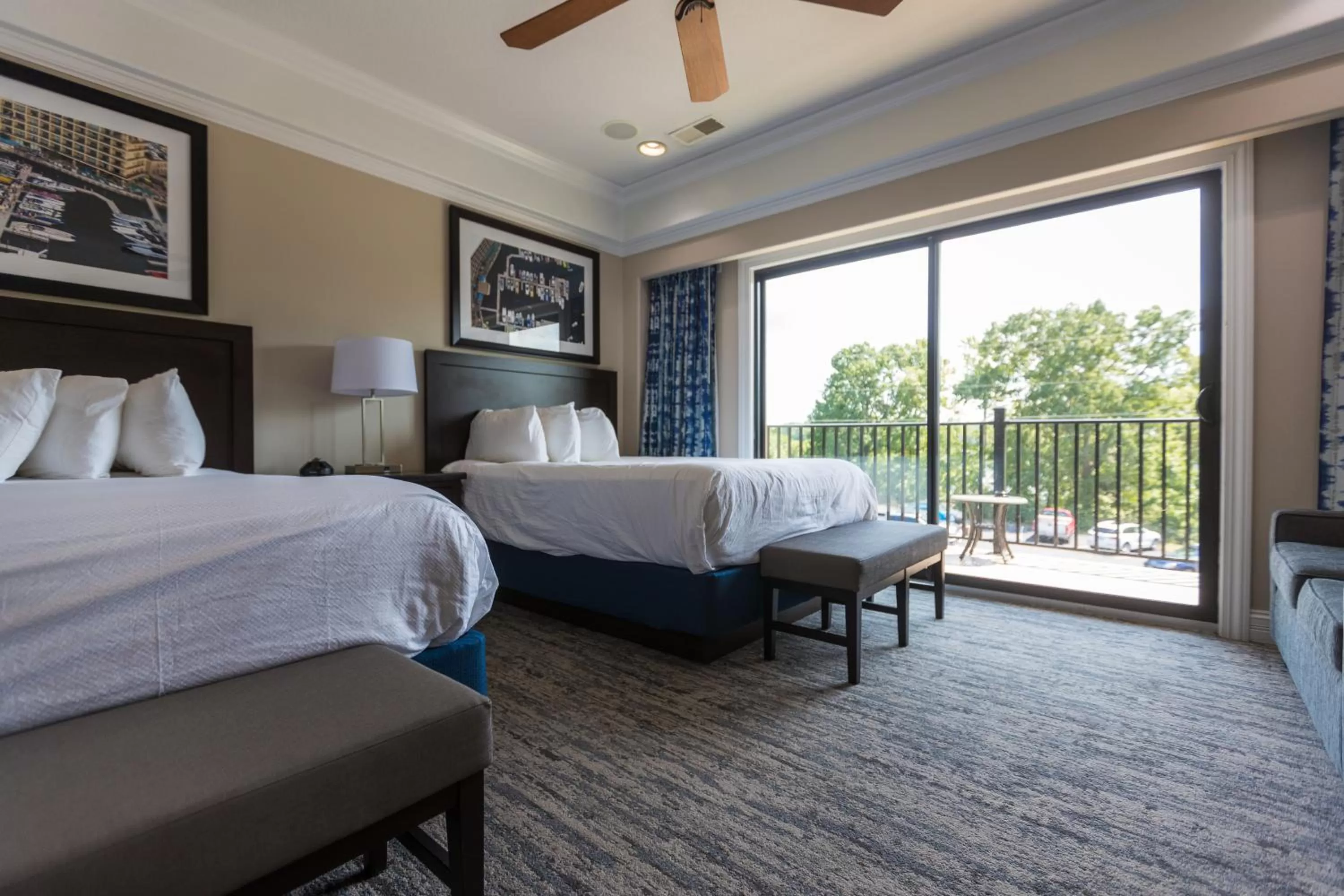 Deluxe Double Room with Balcony in Camden on the Lake Resort