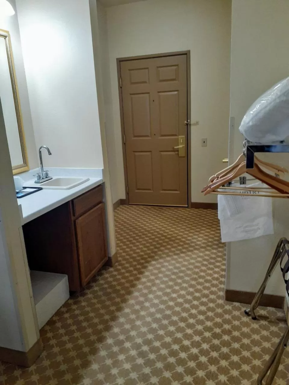 King Studio Suite - Disability Access/Non-Smoking in Country Inn & Suites by Radisson, Freeport, IL