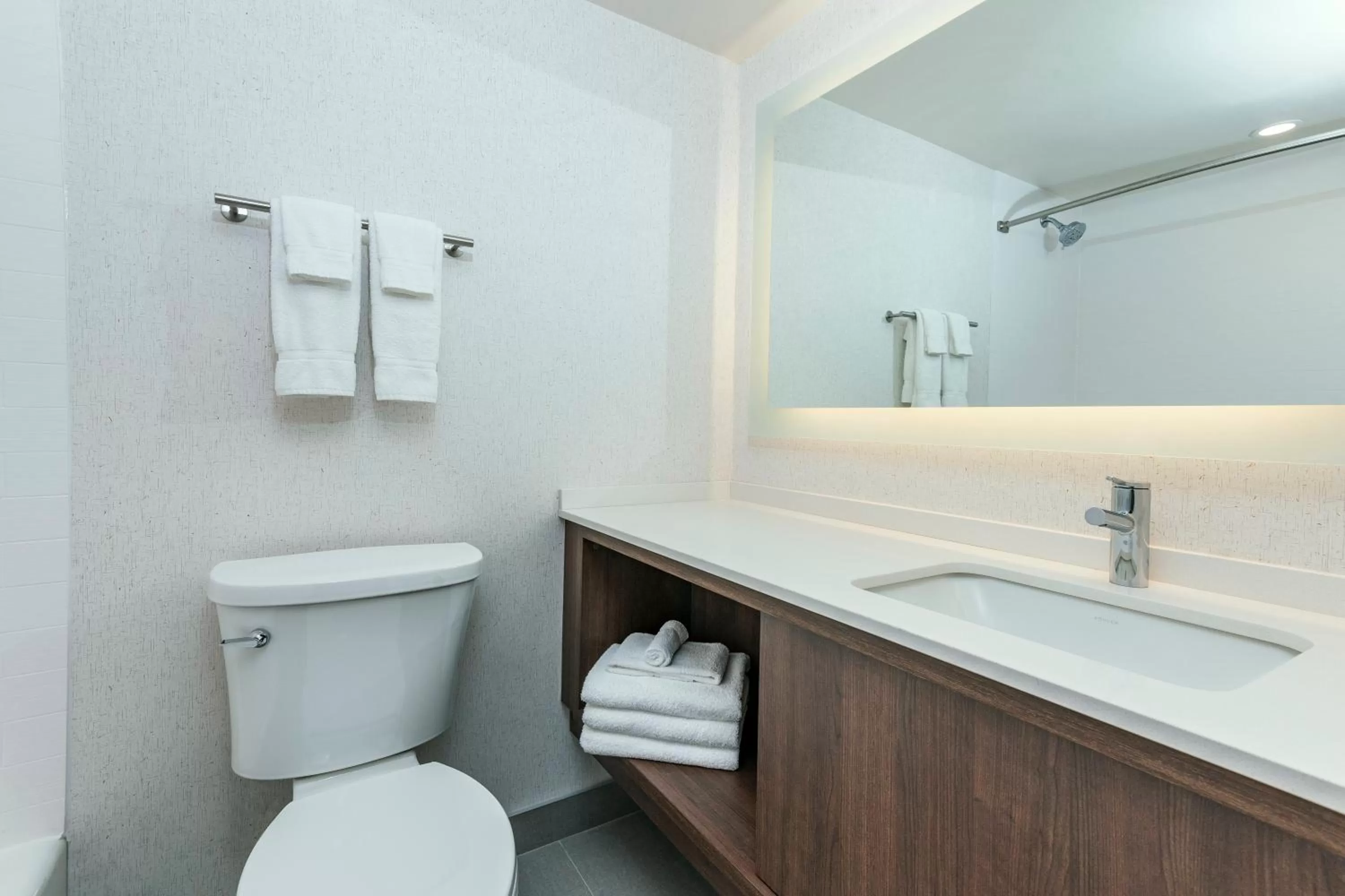 Standard King Room with Balcony and Harbor View in Holiday Inn Kingston - Waterfront by IHG