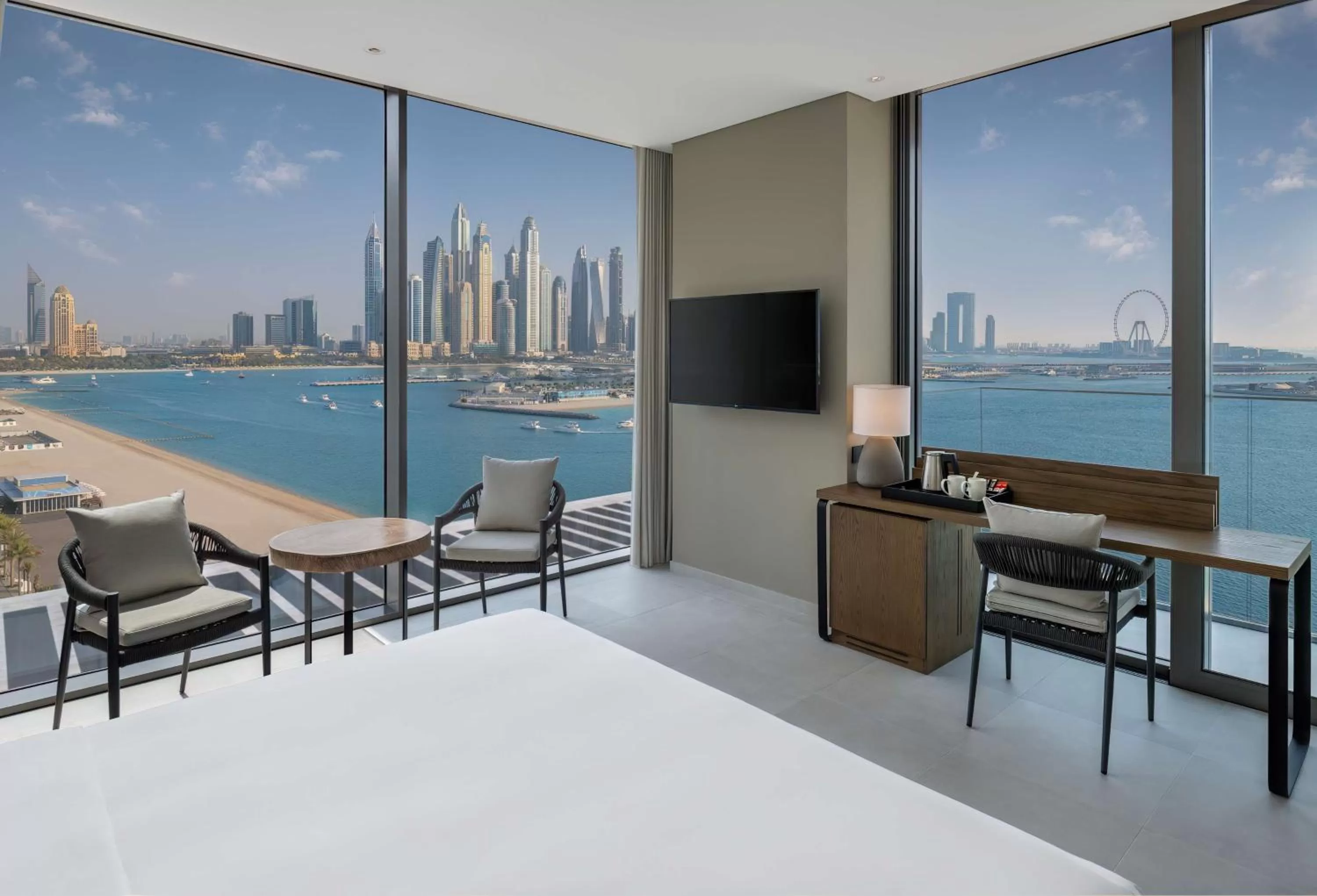 Premium Corner Room with Sea View in Radisson Beach Resort Palm Jumeirah