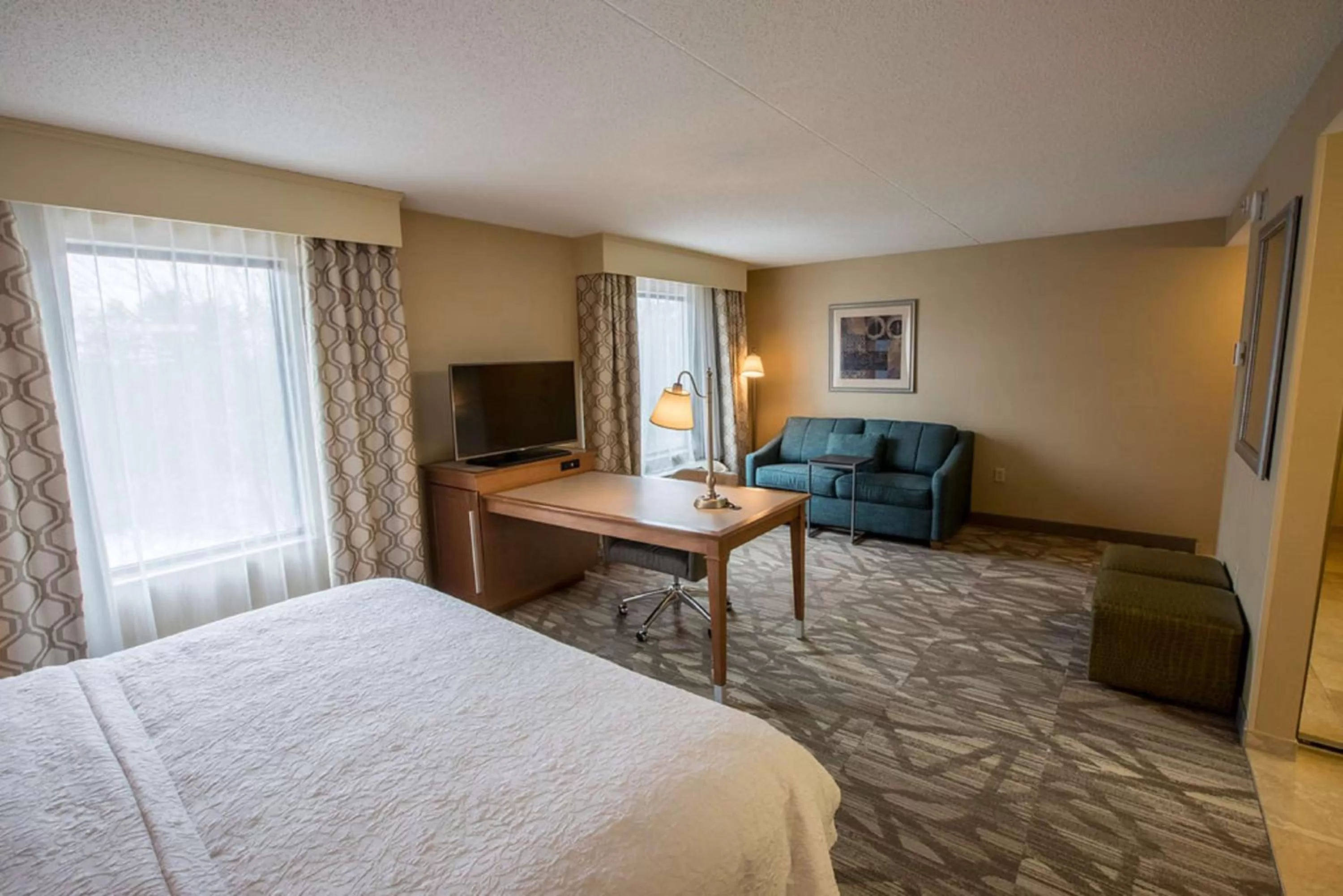 Bed in Hampton Inn & Suites Tilton