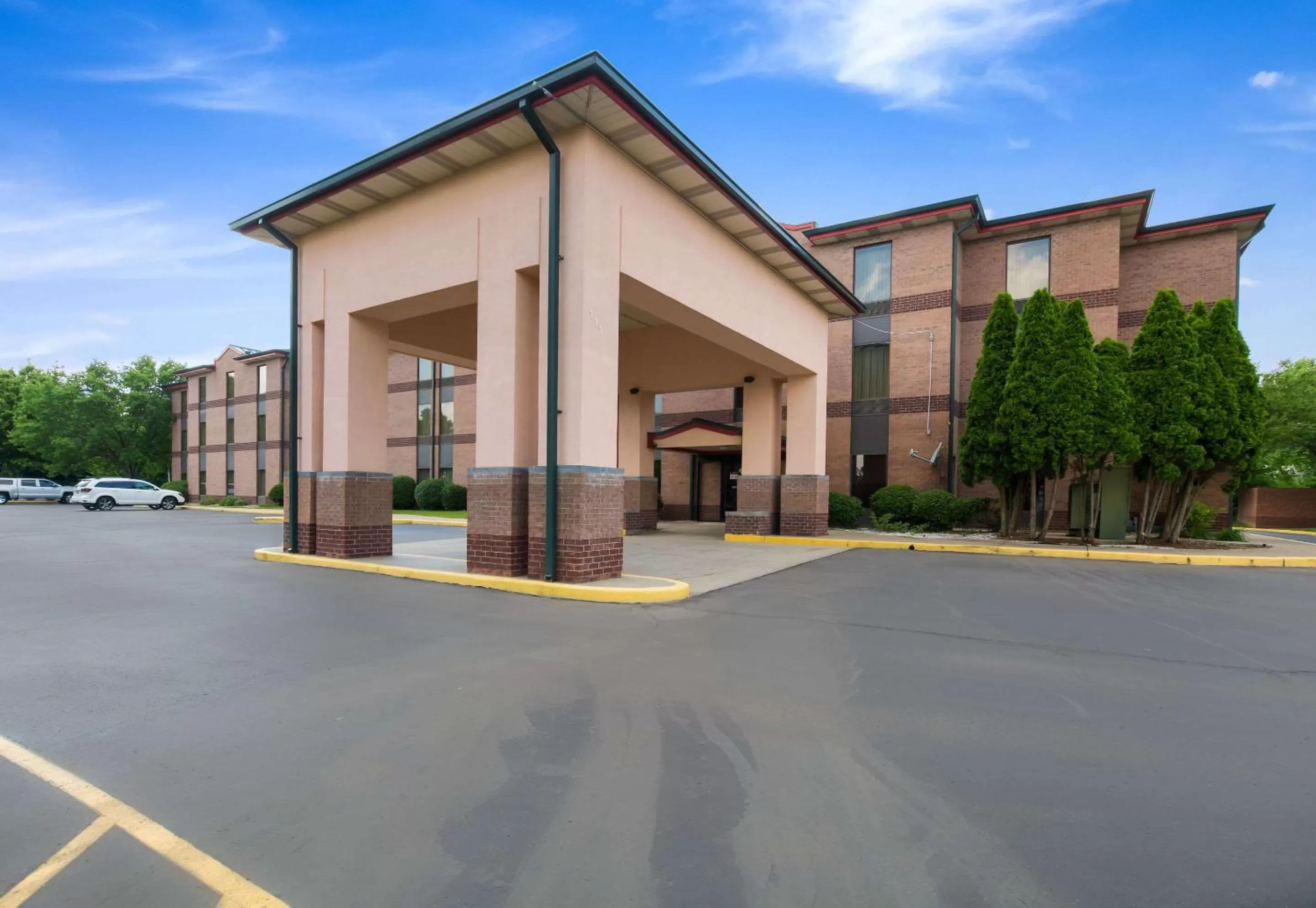Quality Inn & Suites Sellersburg - Louisville Area