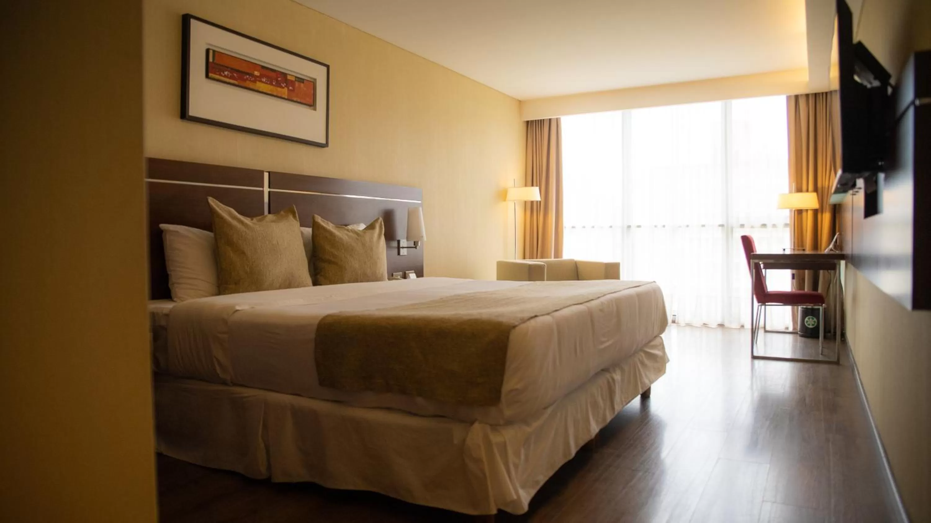 Large Double Room in Howard Johnson by Wyndham Córdoba La Cañada