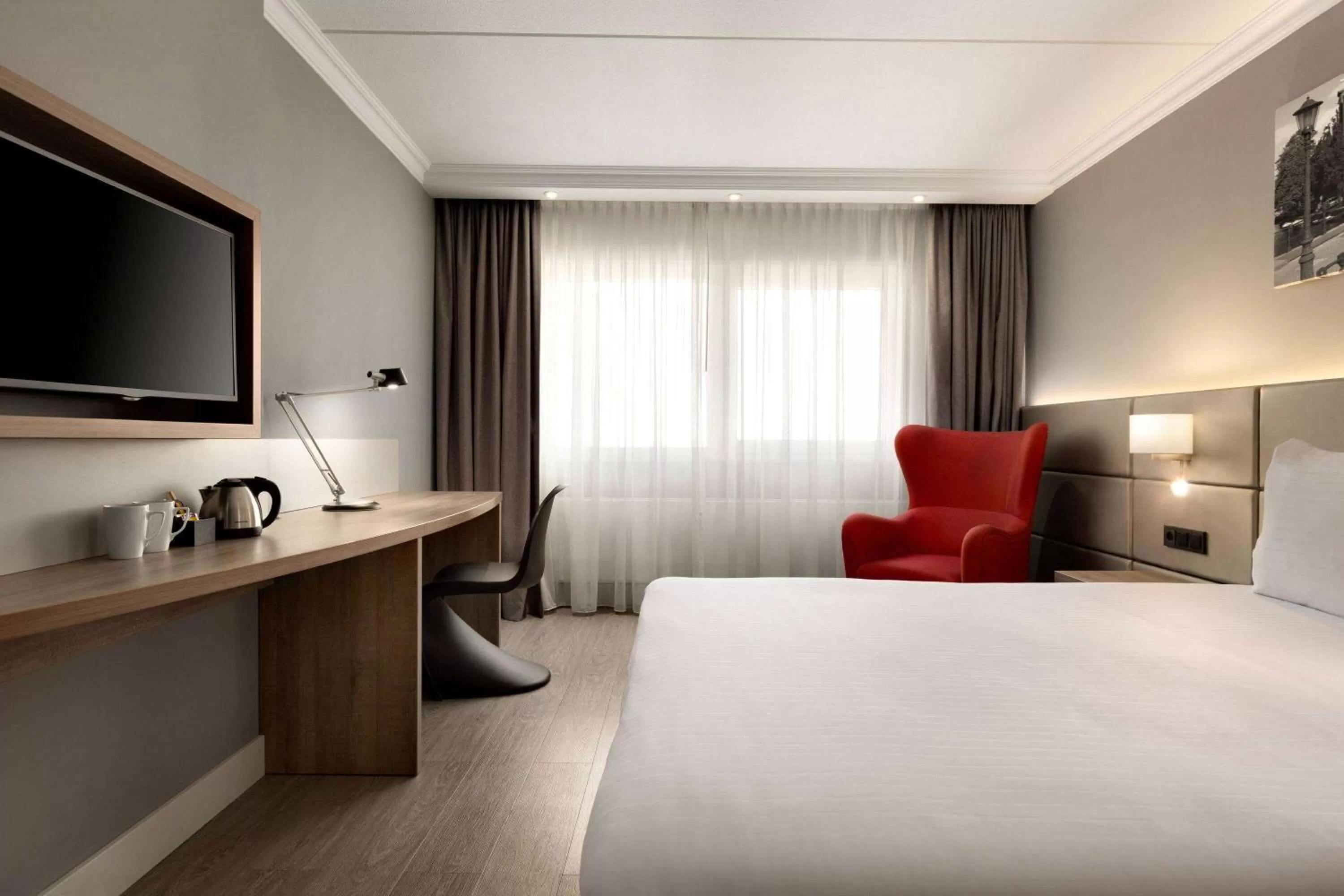 Queen Room - Non-Smoking in Ramada by Wyndham Amsterdam Airport Schiphol