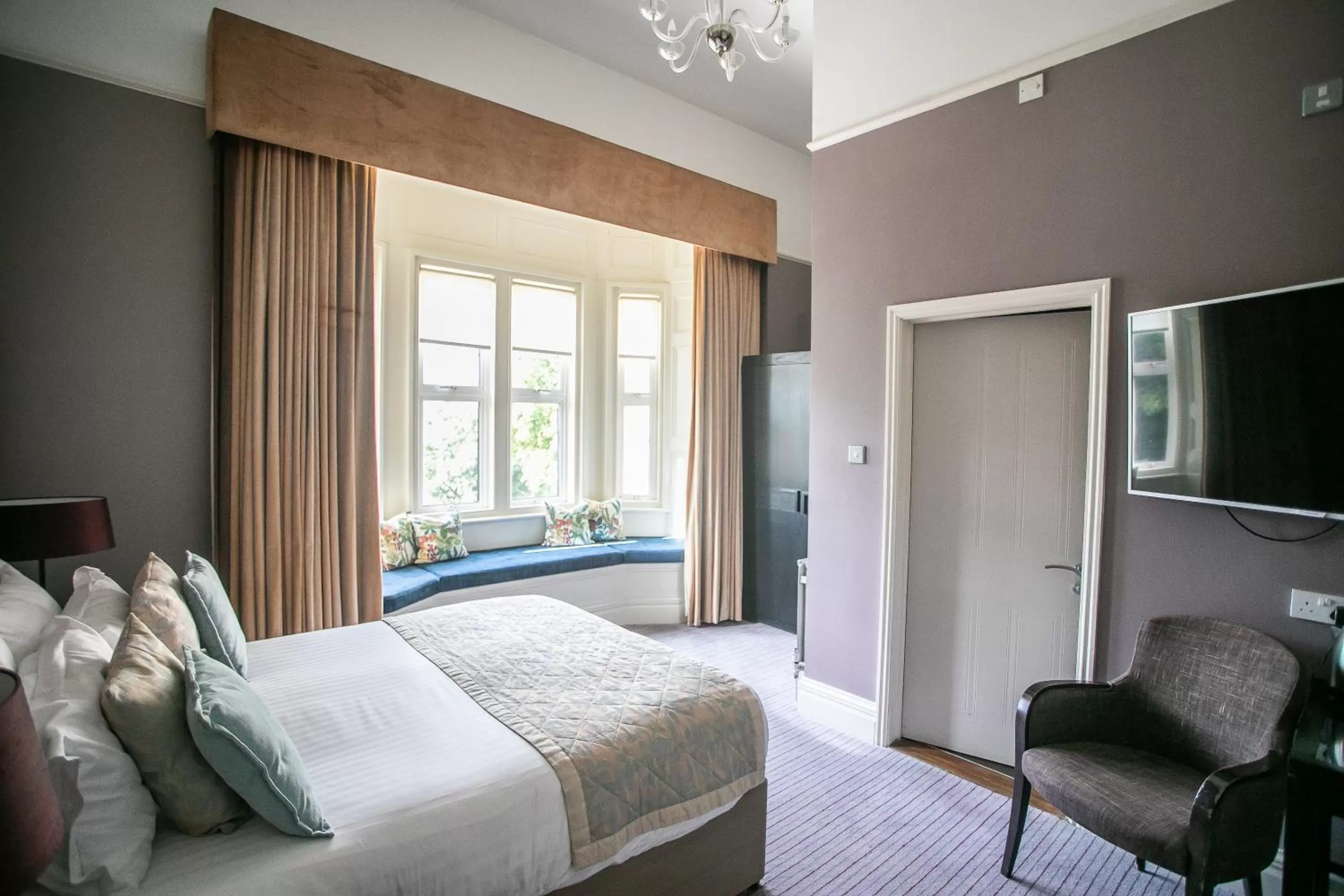 Double Room - Main Building in Hartsfield Manor