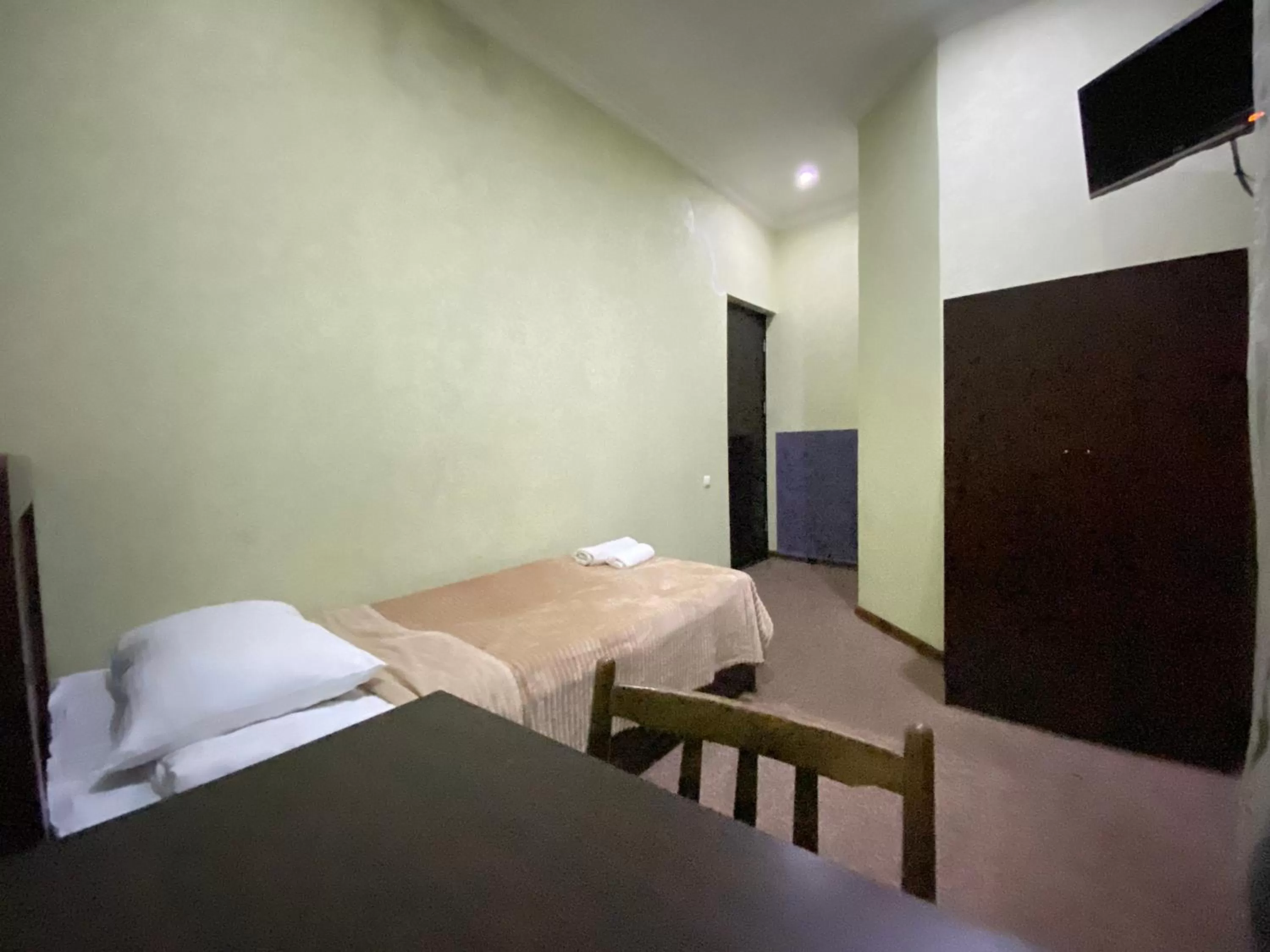 Communal lounge/ TV room in Hotel Shalimar