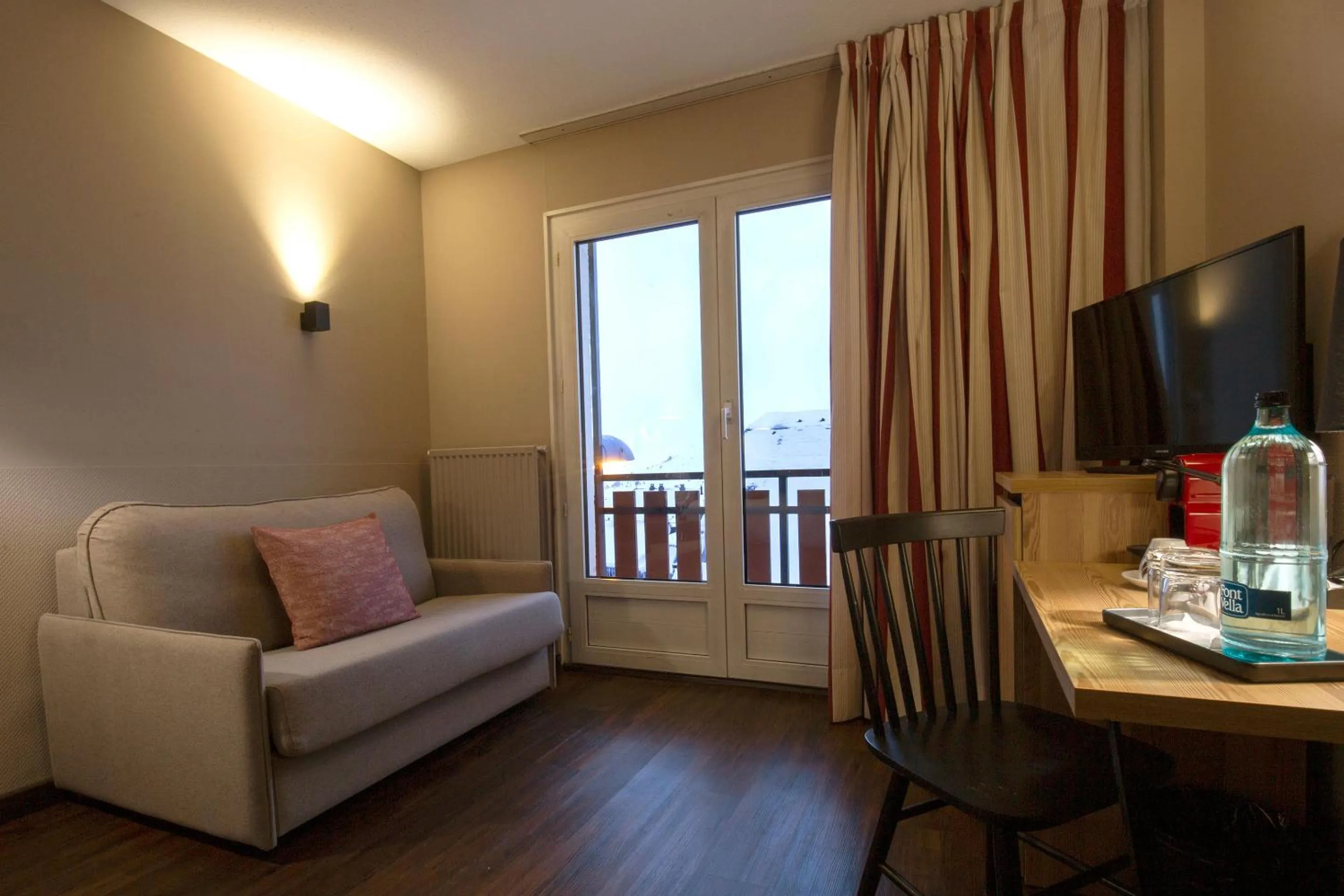 Triple Room with Balcony in Hotel Grand Pas by Nexta