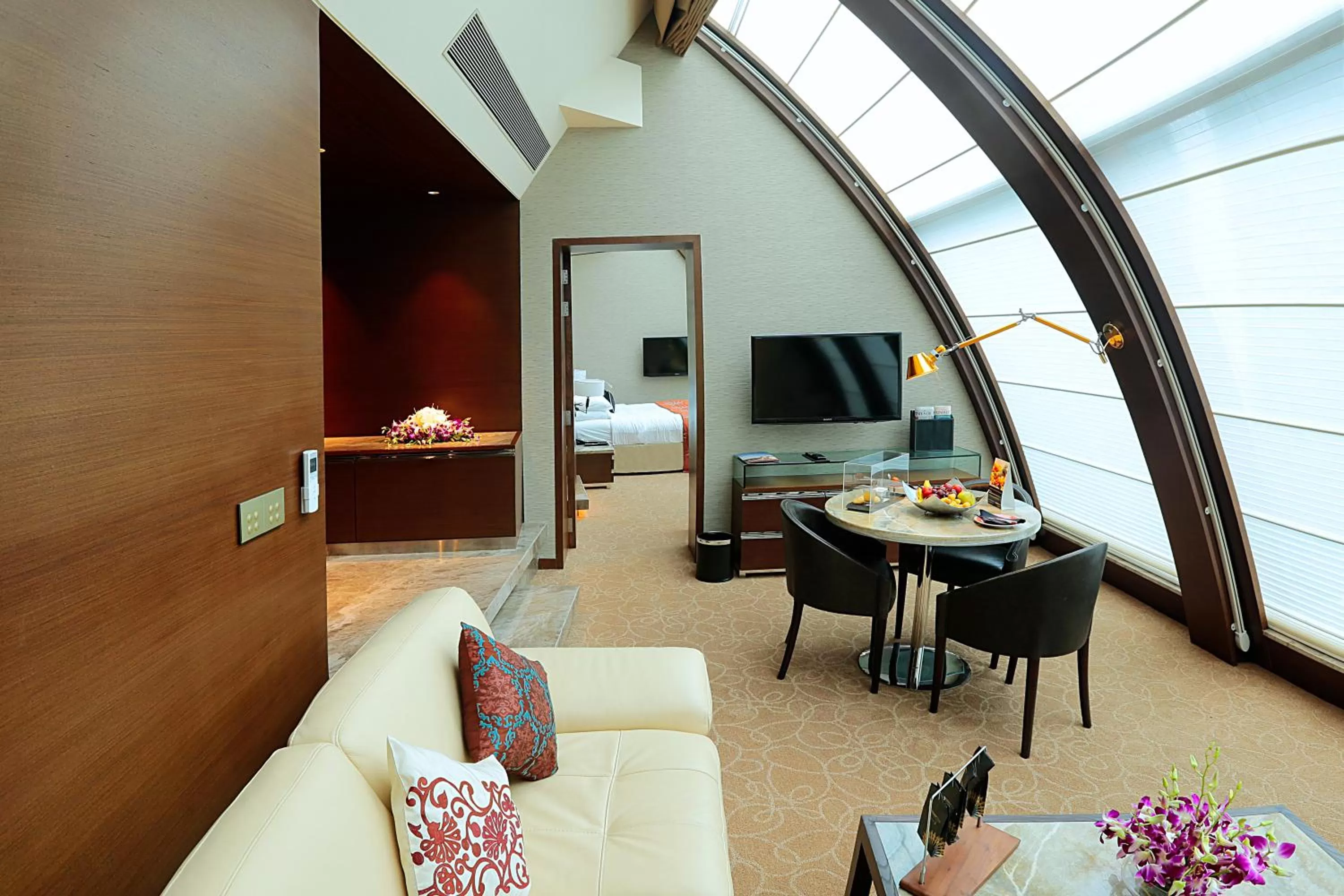 Uranus City View Suite with Bath Tub - single occupancy - King Bed (Non-Smoking) in Hotel Sahara Star