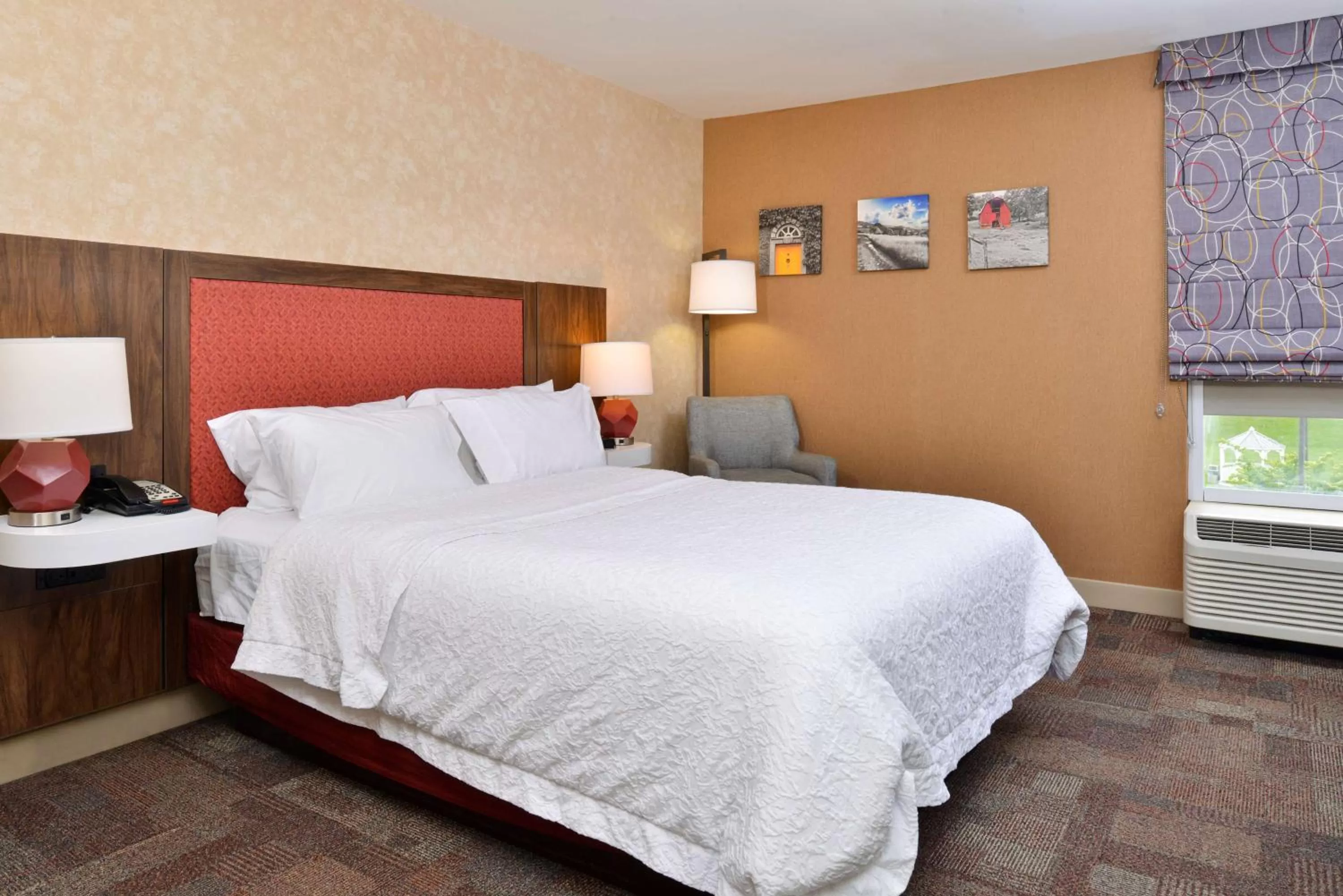 King Room with King Bed - Non-Smoking in Hampton Inn Wytheville