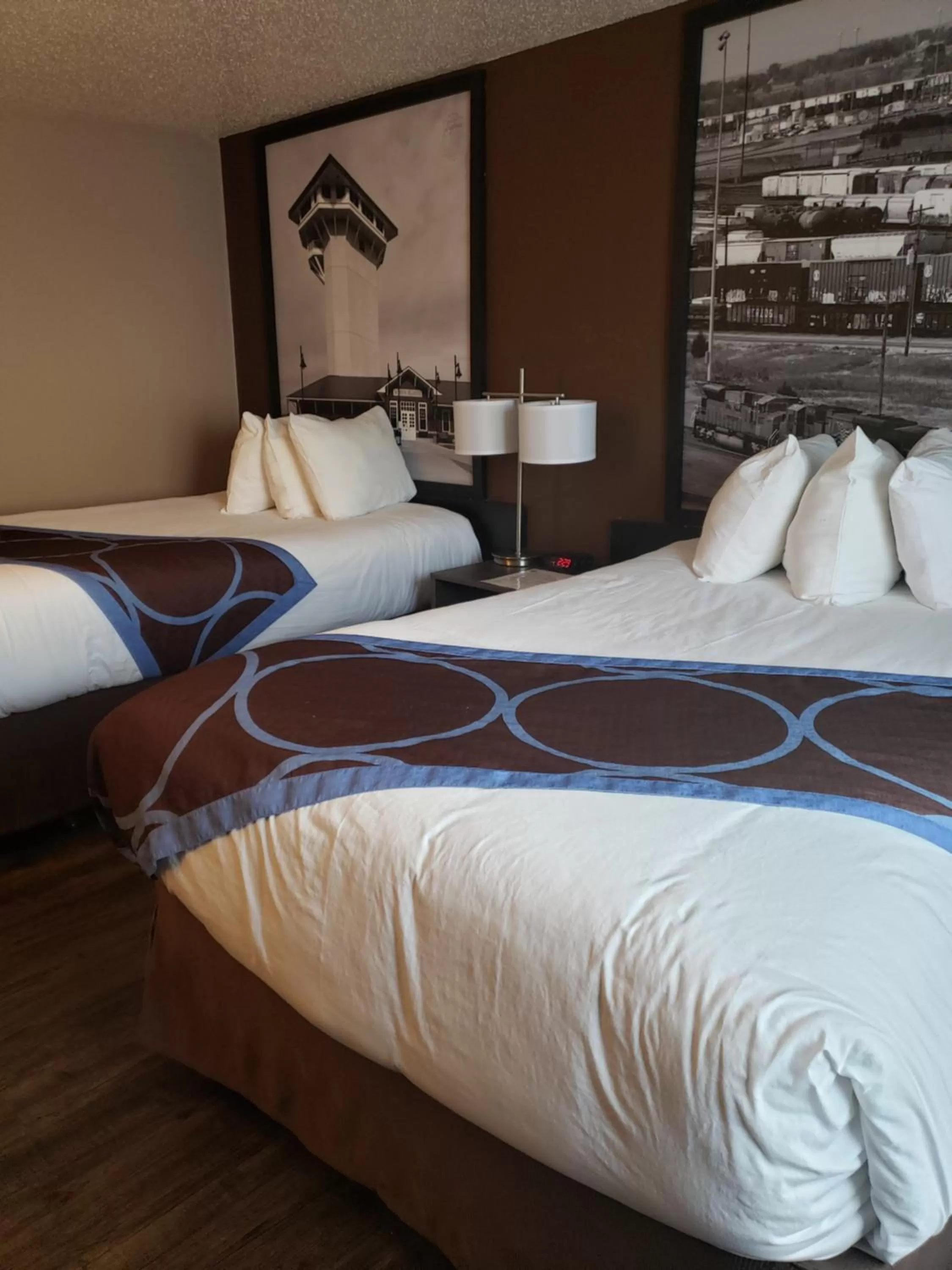 Double Room with Two Double Beds and Bath Tub - Mobility Accessible/Non-Smoking in Super 8 by Wyndham North Platte