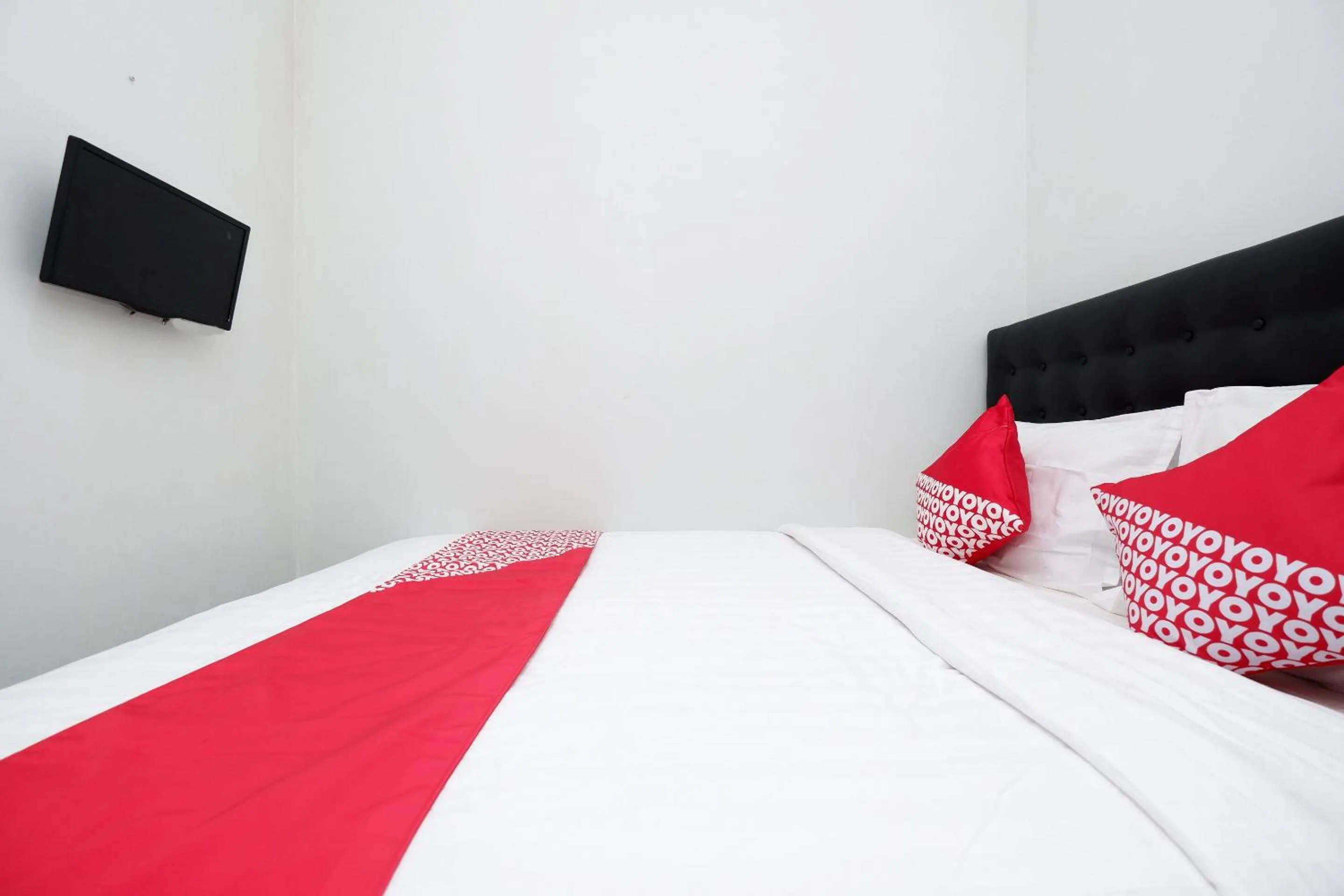 Standard Double Room in SUPER OYO 1565 Palebon Residence