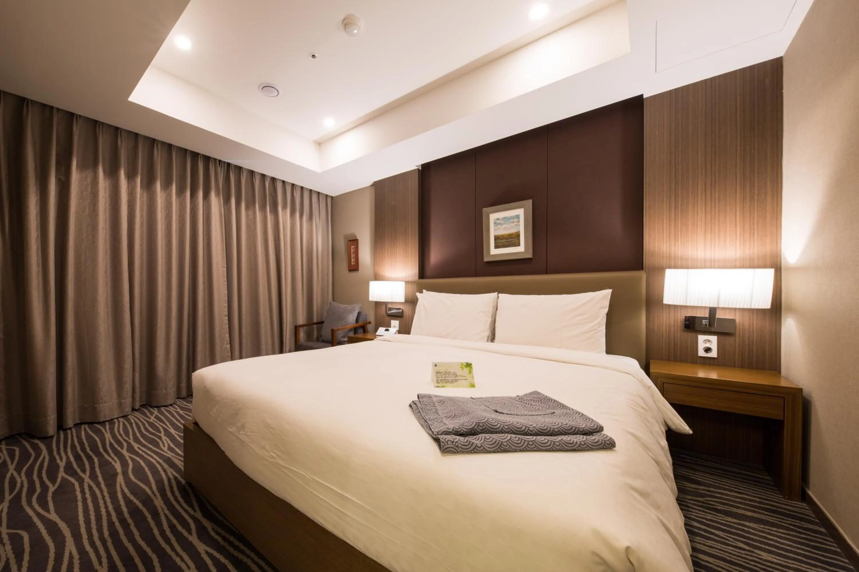 Deluxe Double Room in Busan Business Hotel