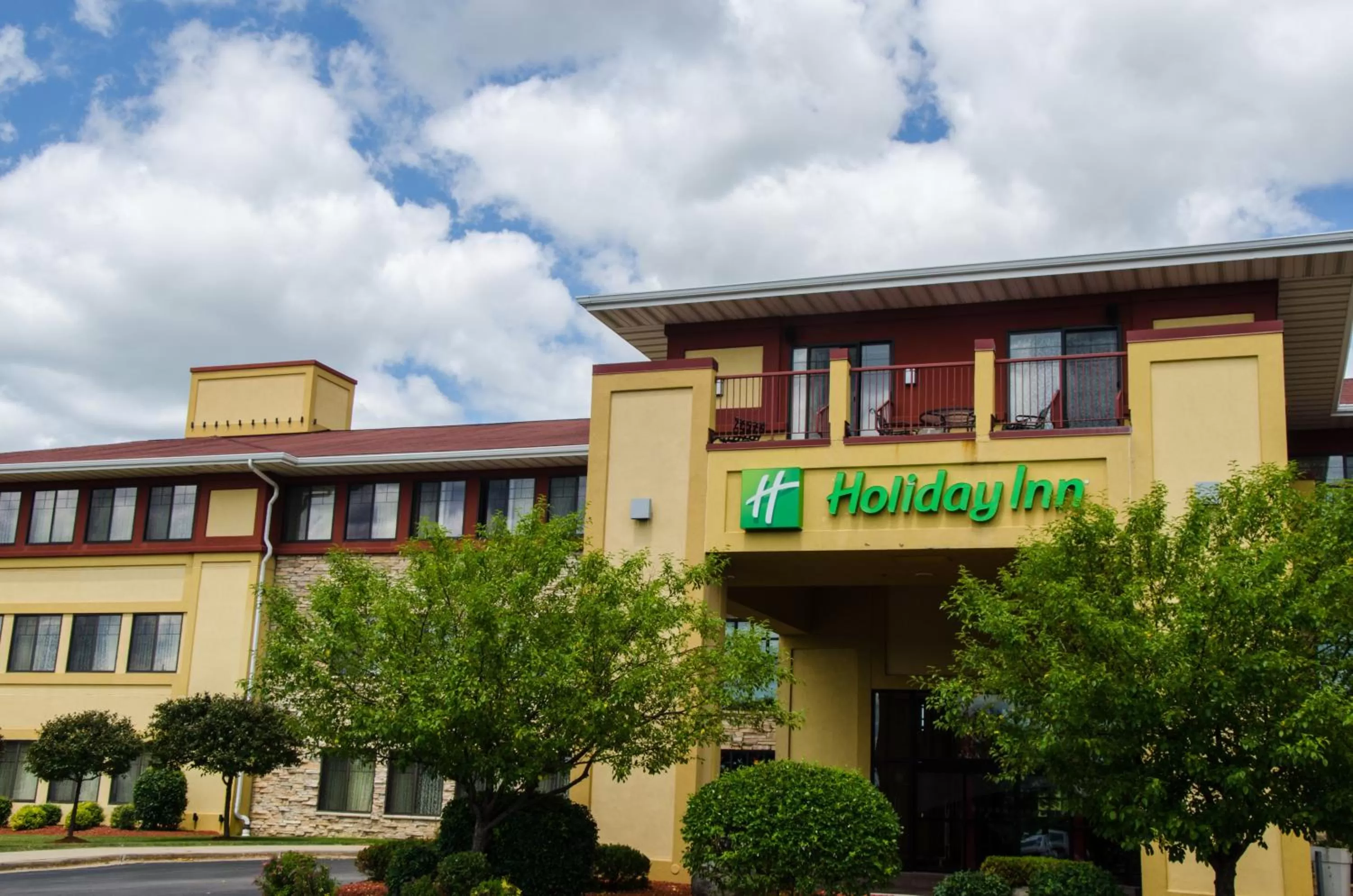 Holiday Inn Hotel Pewaukee-Milwaukee West by IHG