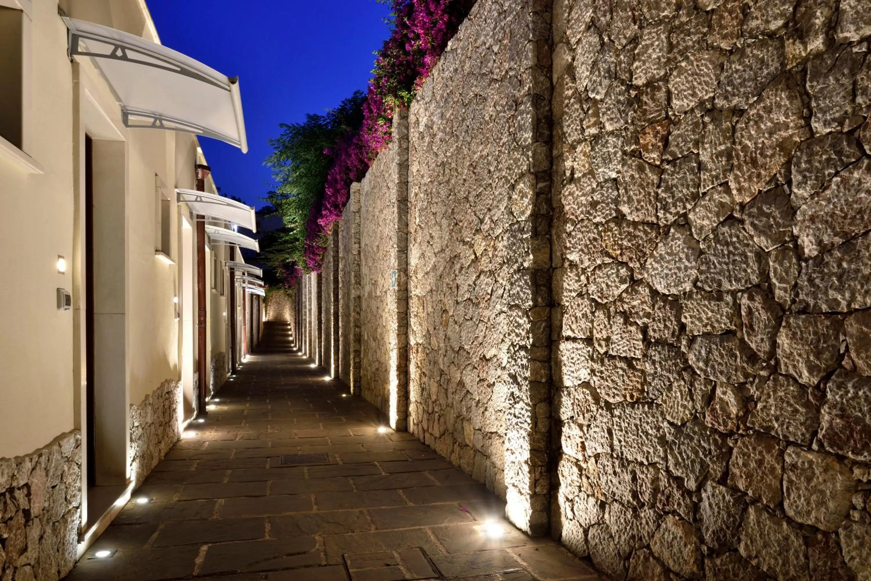 Suite with Hot Tub and Sea View in La Plage Resort