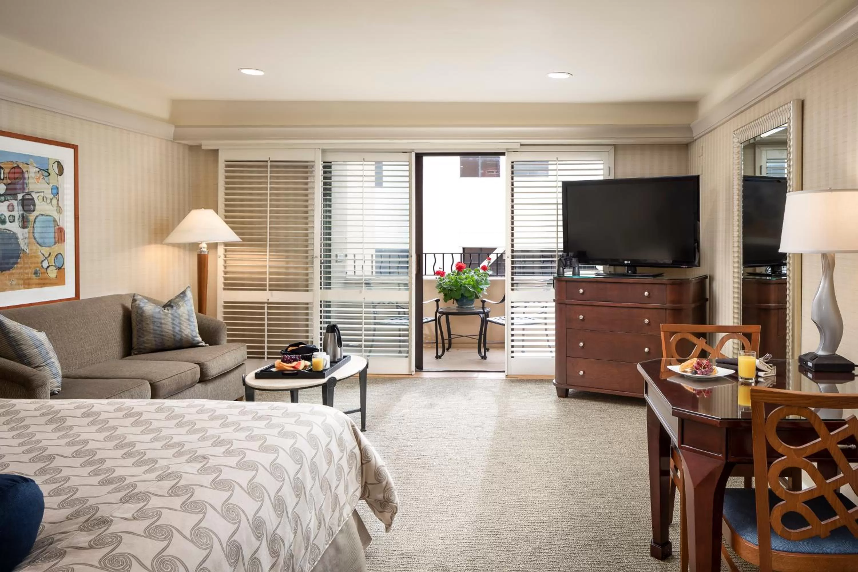 King Room with City View in Monterey Bay Inn