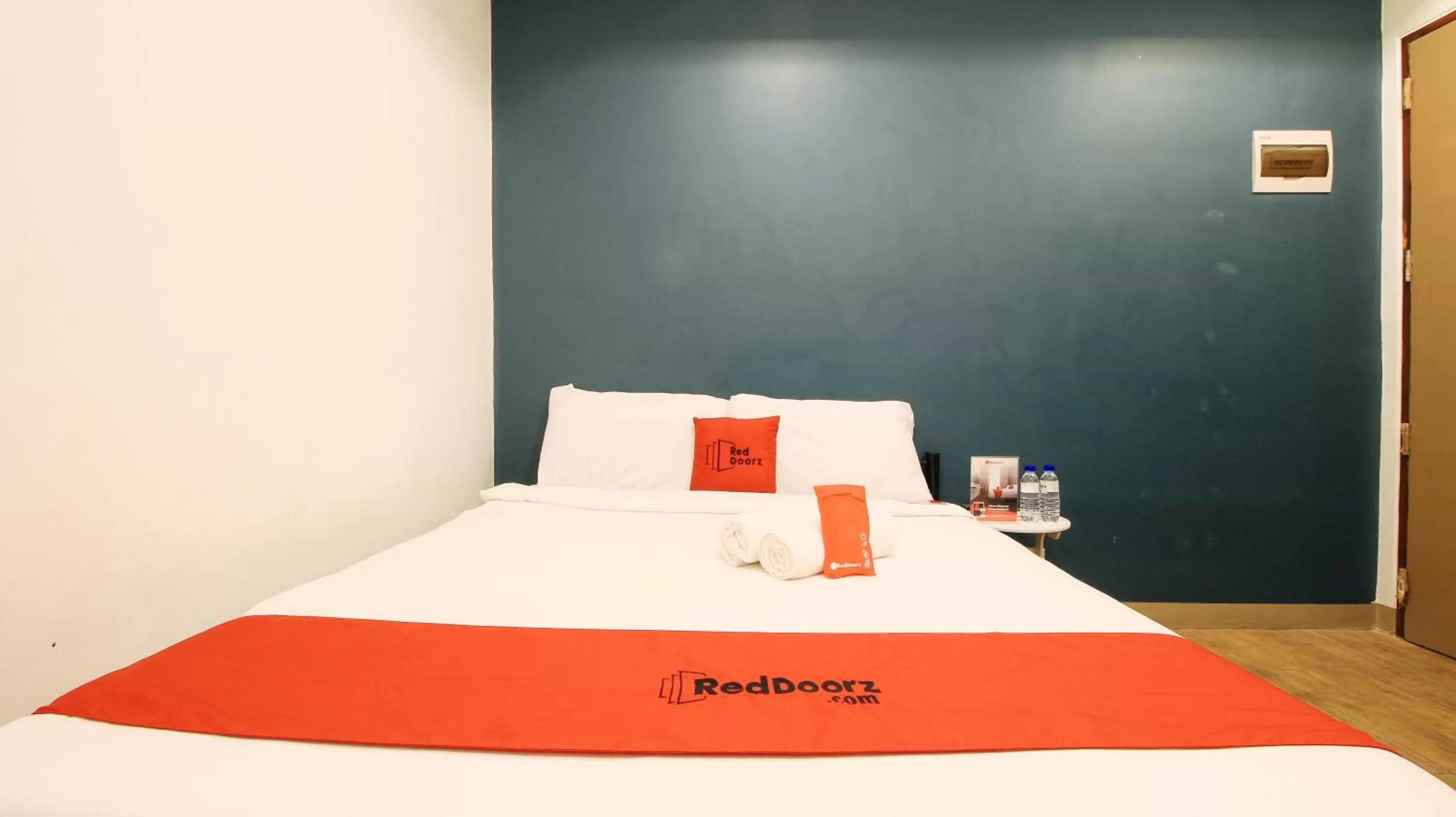 Standard Double Room in RedDoorz Plus @ San Marcelino Malate