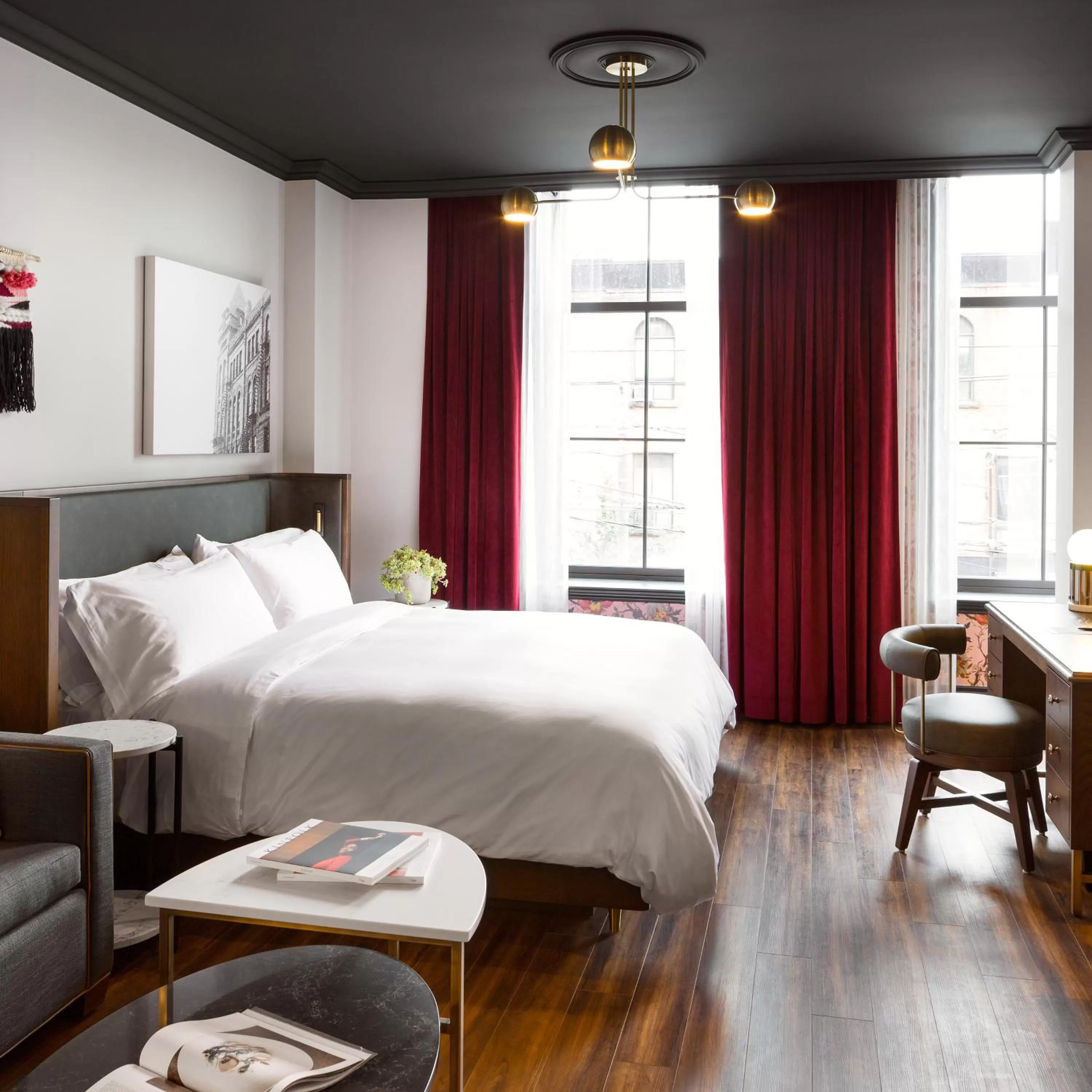 Deluxe King Room in The Broadview Hotel