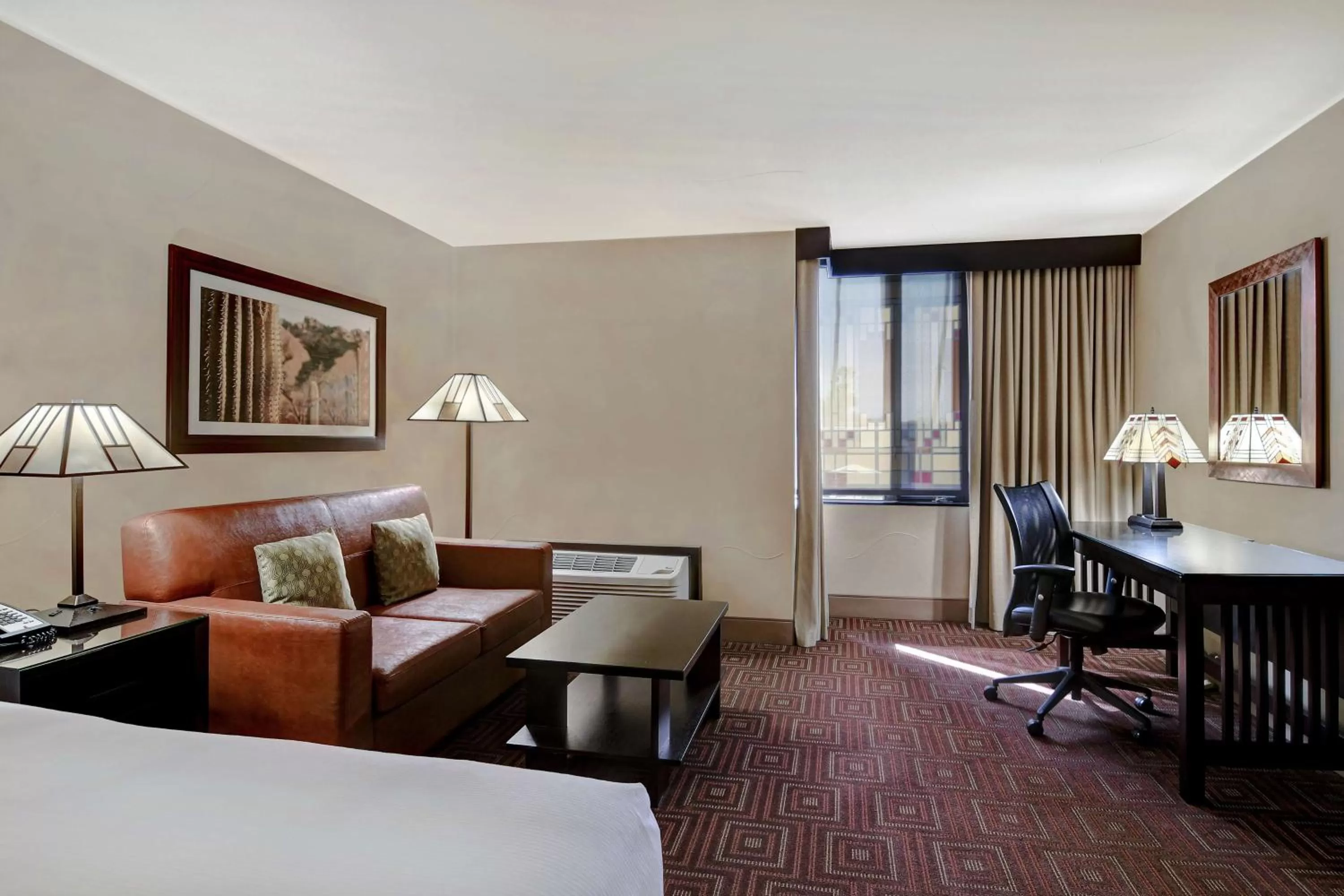 King Room - Disability Access in DoubleTree by Hilton Phoenix- Tempe