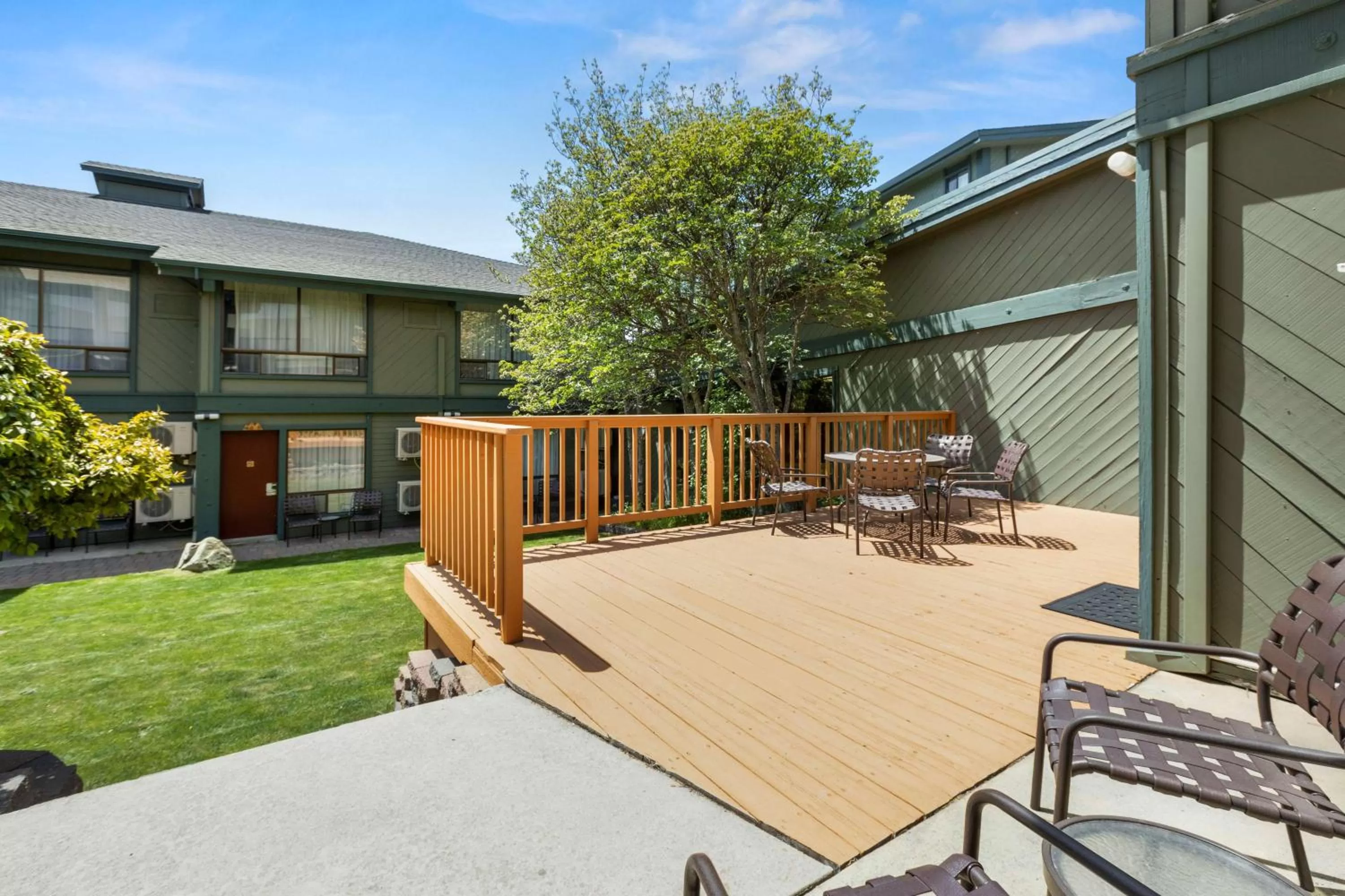 Double Room with Patio in Best Western Plus Tree House