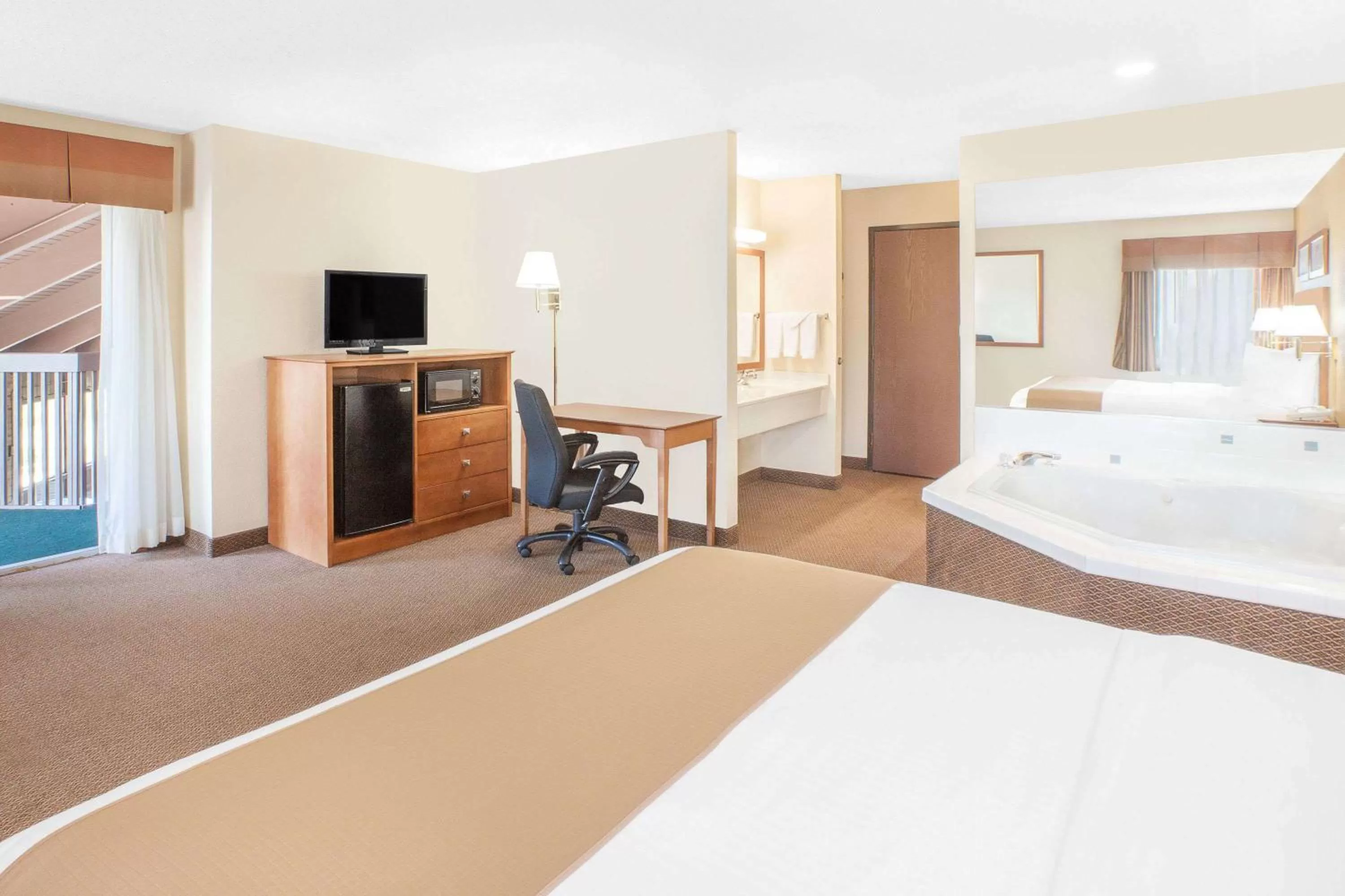 Executive King Suite - Non-Smoking in Baymont by Wyndham Port Huron