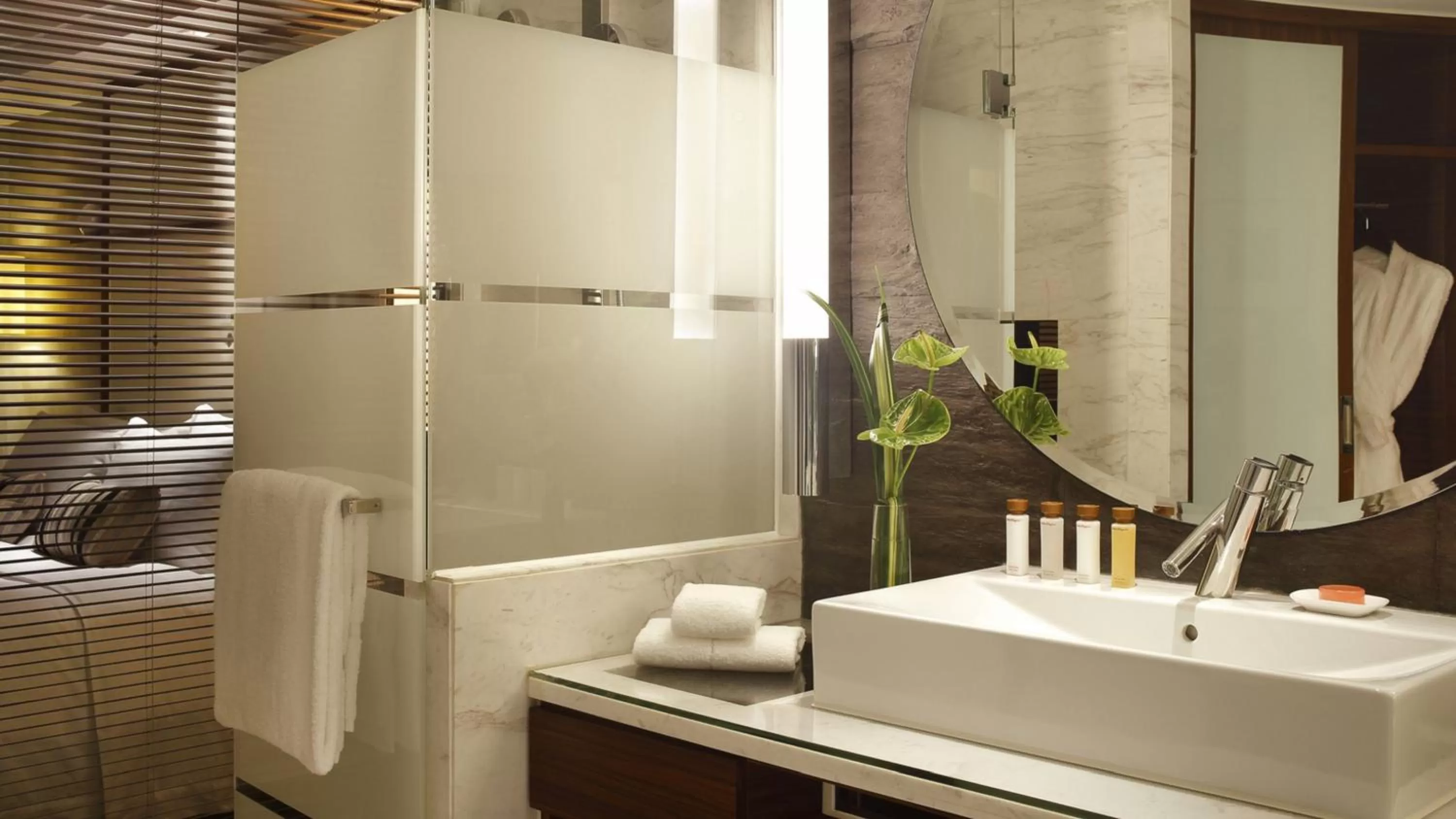 Classic Twin Room with City View in InterContinental Shanghai Pudong by IHG