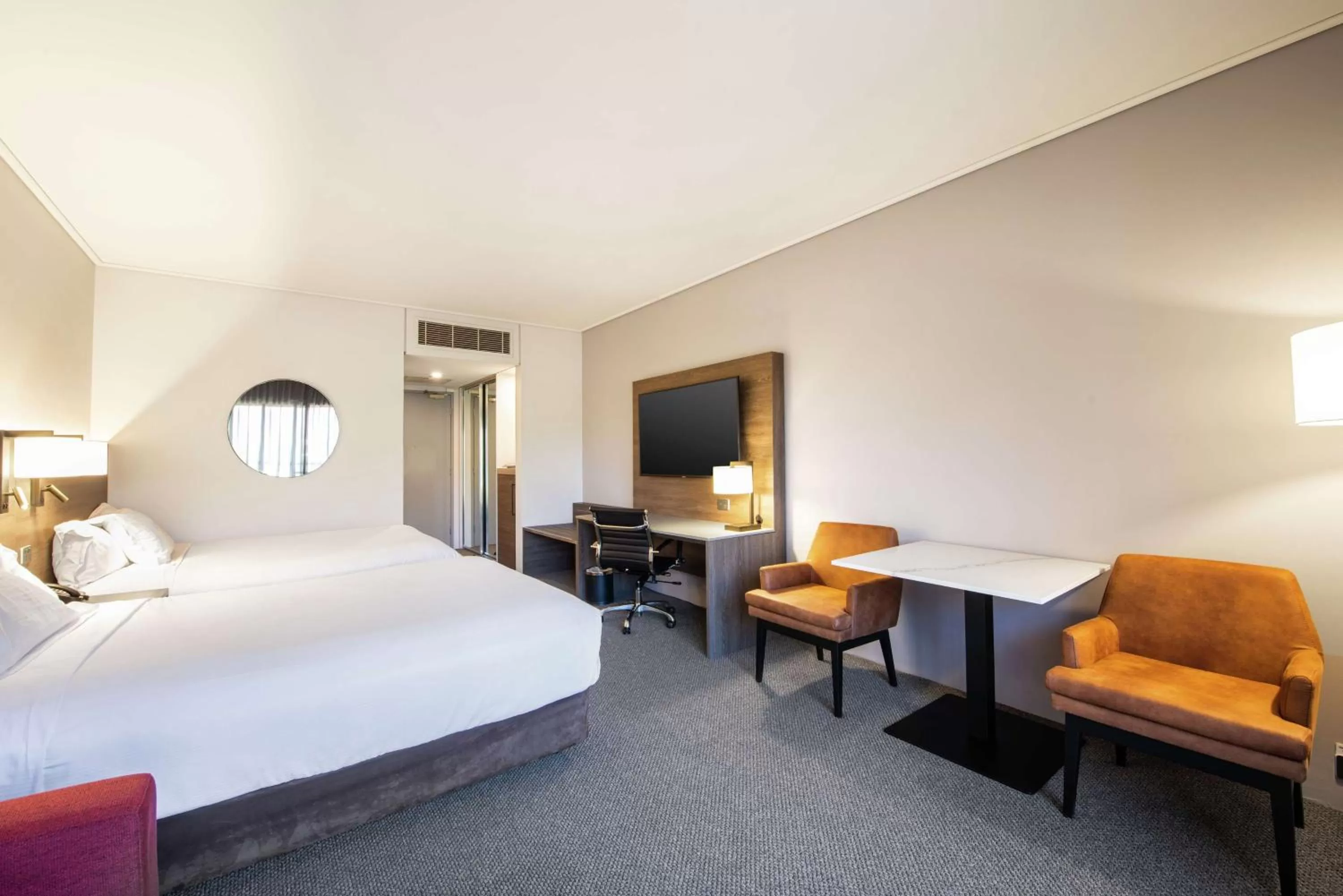 Double Double Deluxe Room with Mountain View in DoubleTree by Hilton Alice Springs