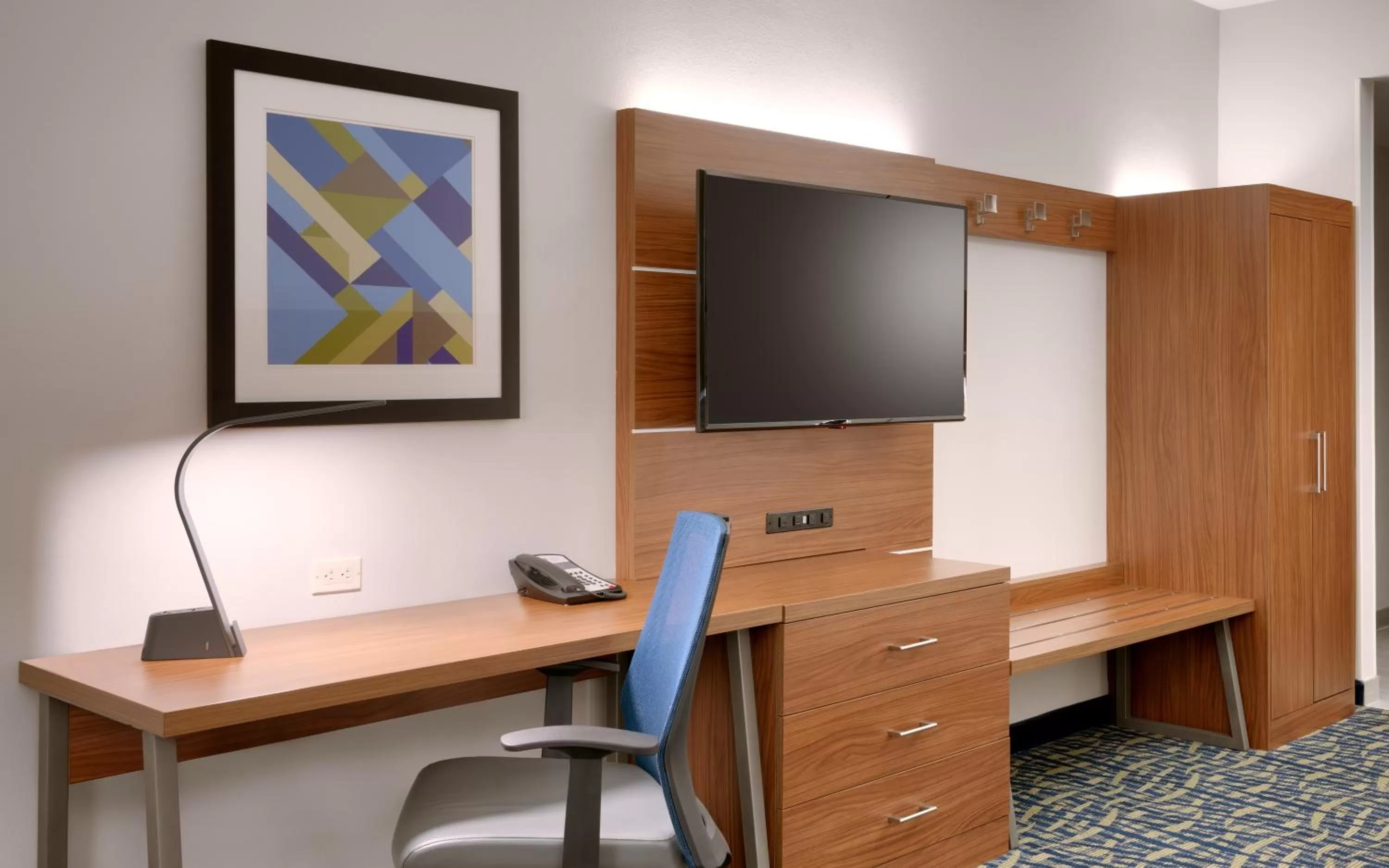 King Room - Hearing Accessible - Non-Smoking in Holiday Inn Express & Suites - Gainesville I-75, an IHG Hotel