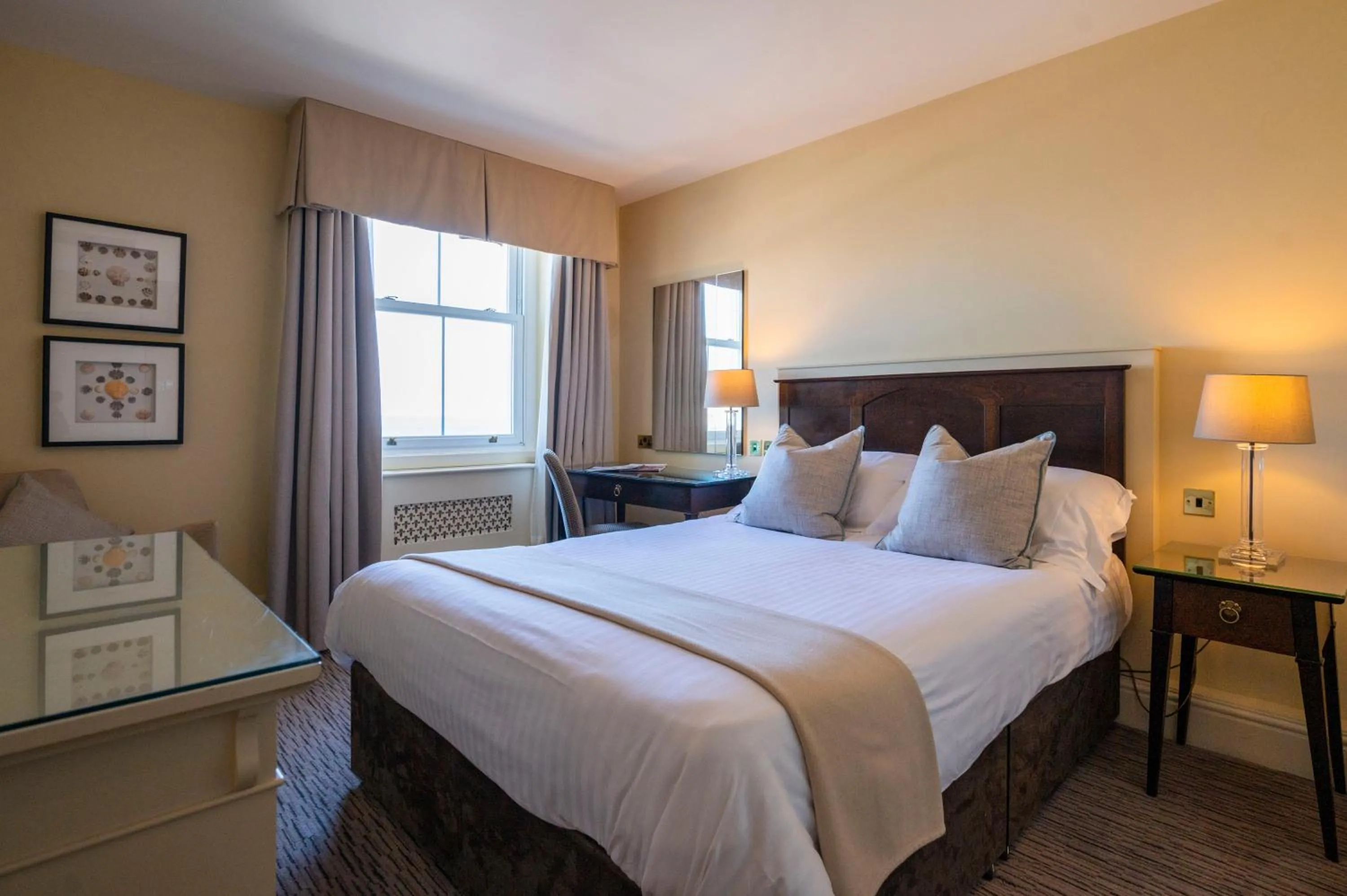 Classic Double Room with Partial Sea View in St George's Hotel - Llandudno