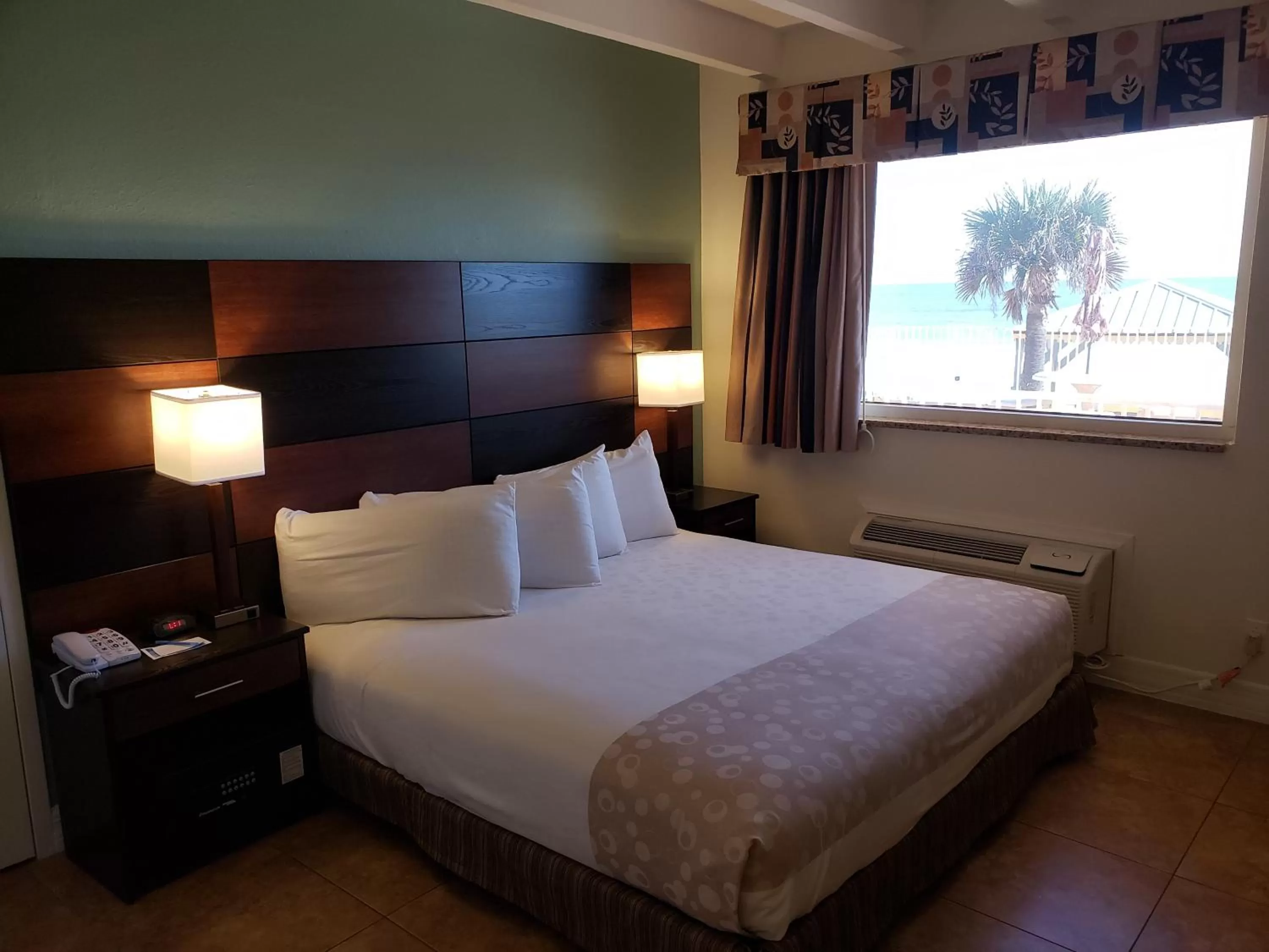 King Room - Disability Access - Ocean View in Oceanfront Inn and Suites - Ormond