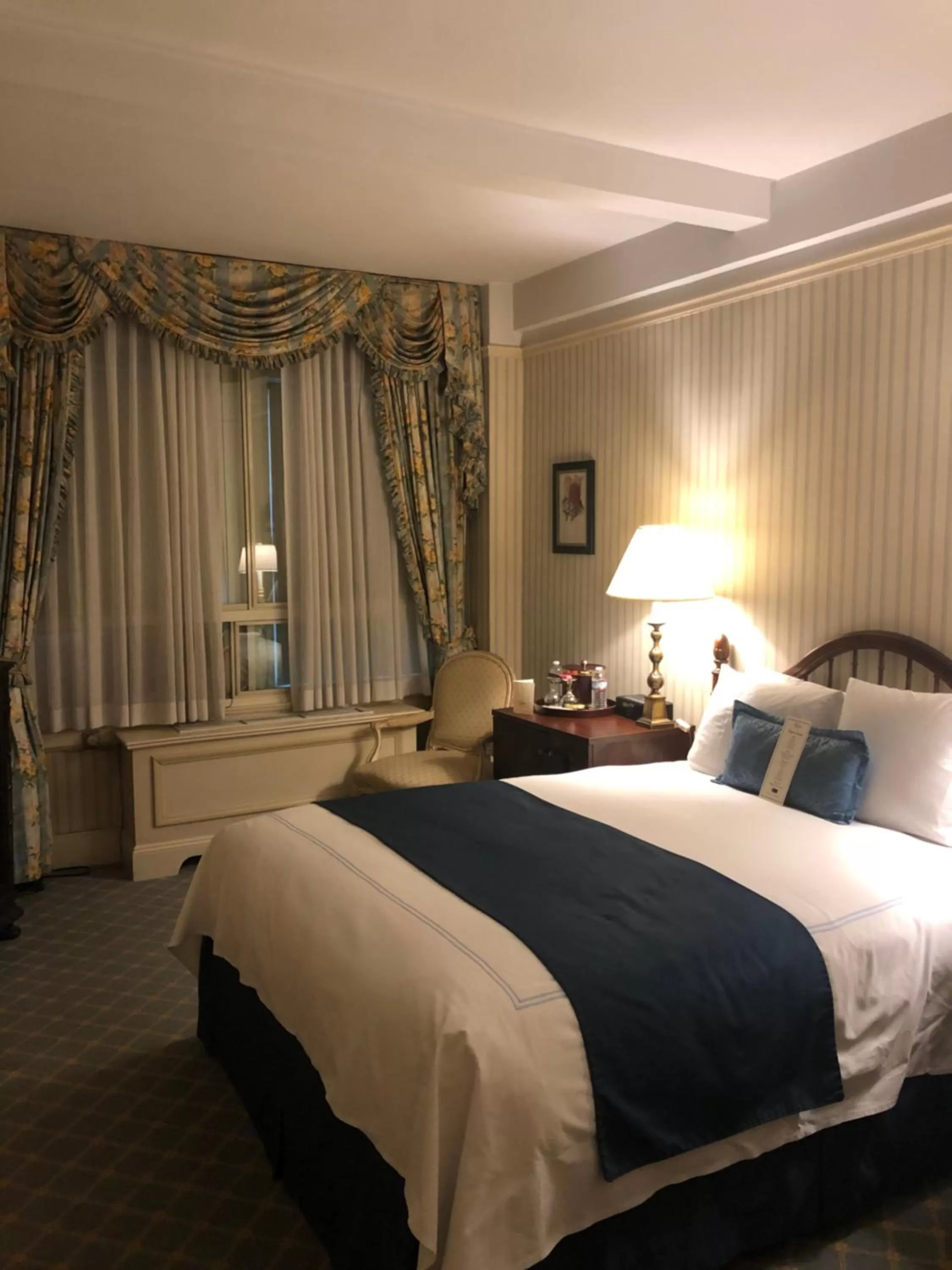 Queen Room - Disability Access in Hotel Elysee by Library Hotel Collection