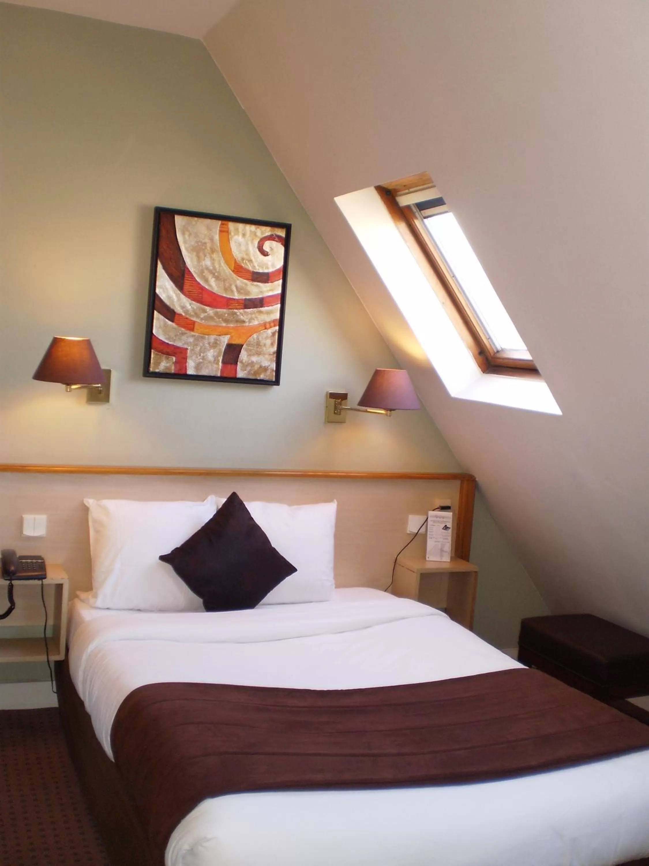 Single Room in Hotel Corona -Rodier-