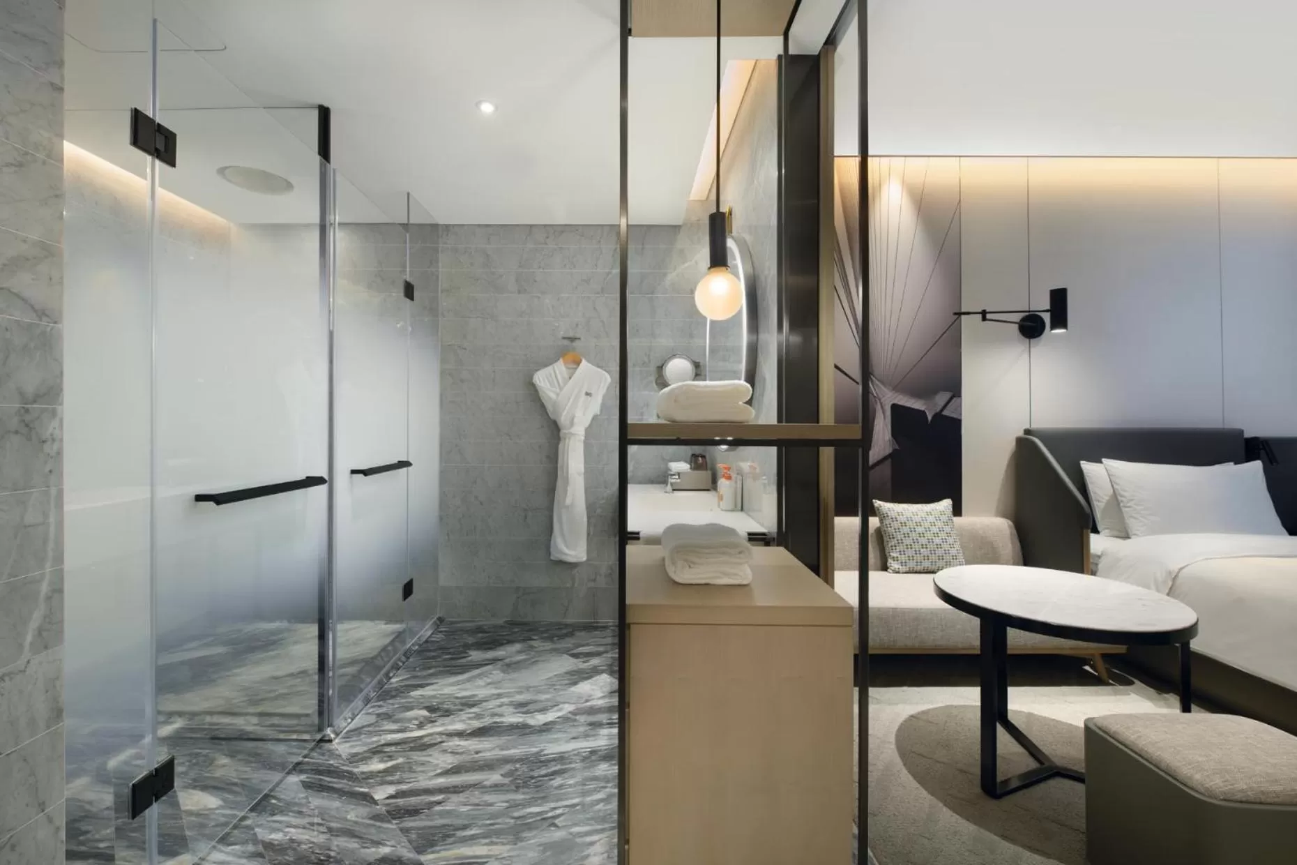 Standard Double Room with Two Double Beds in Crowne Plaza Quanzhou Riverview by IHG