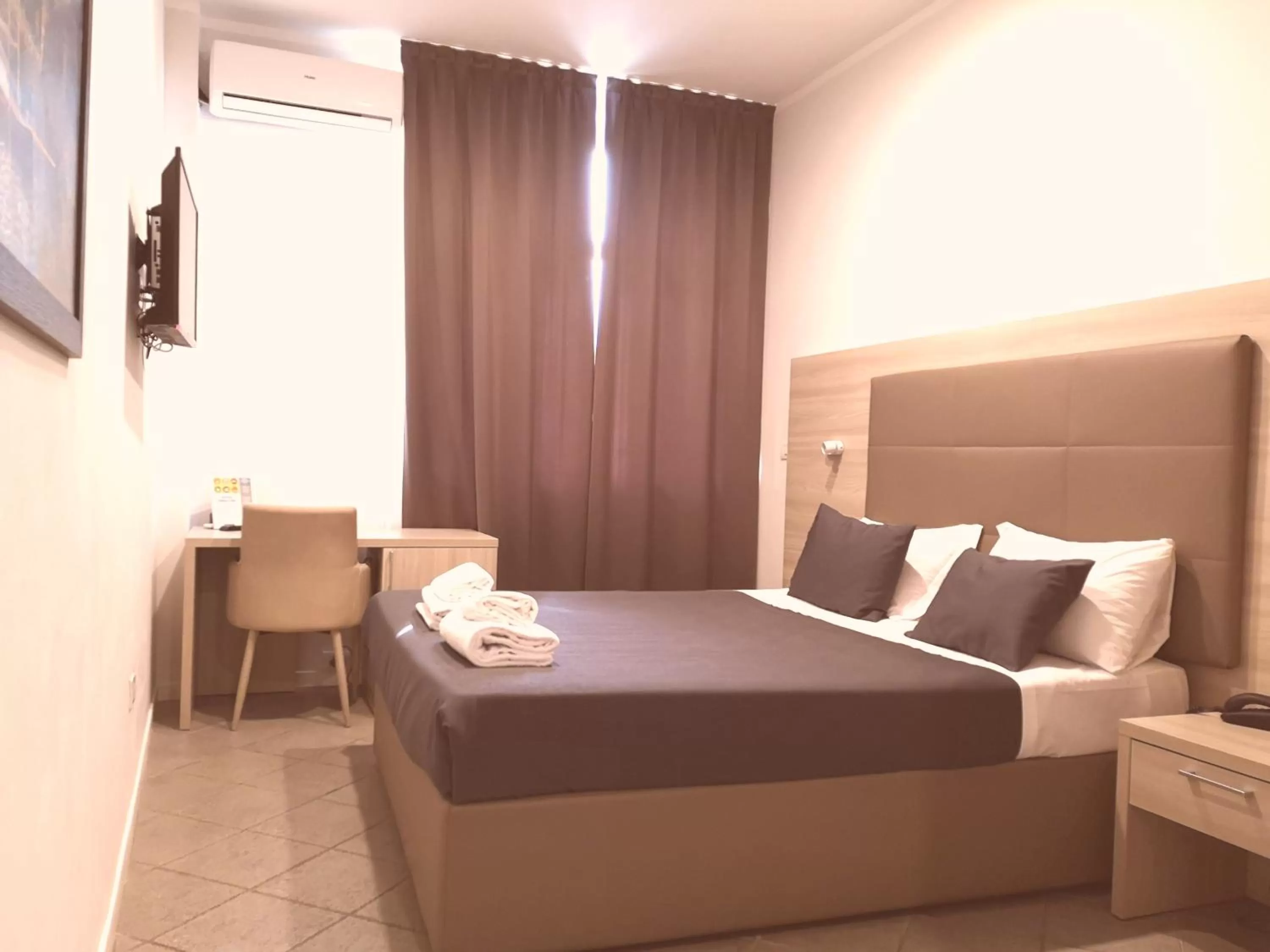 Double Room - single occupancy in Academy Hotel